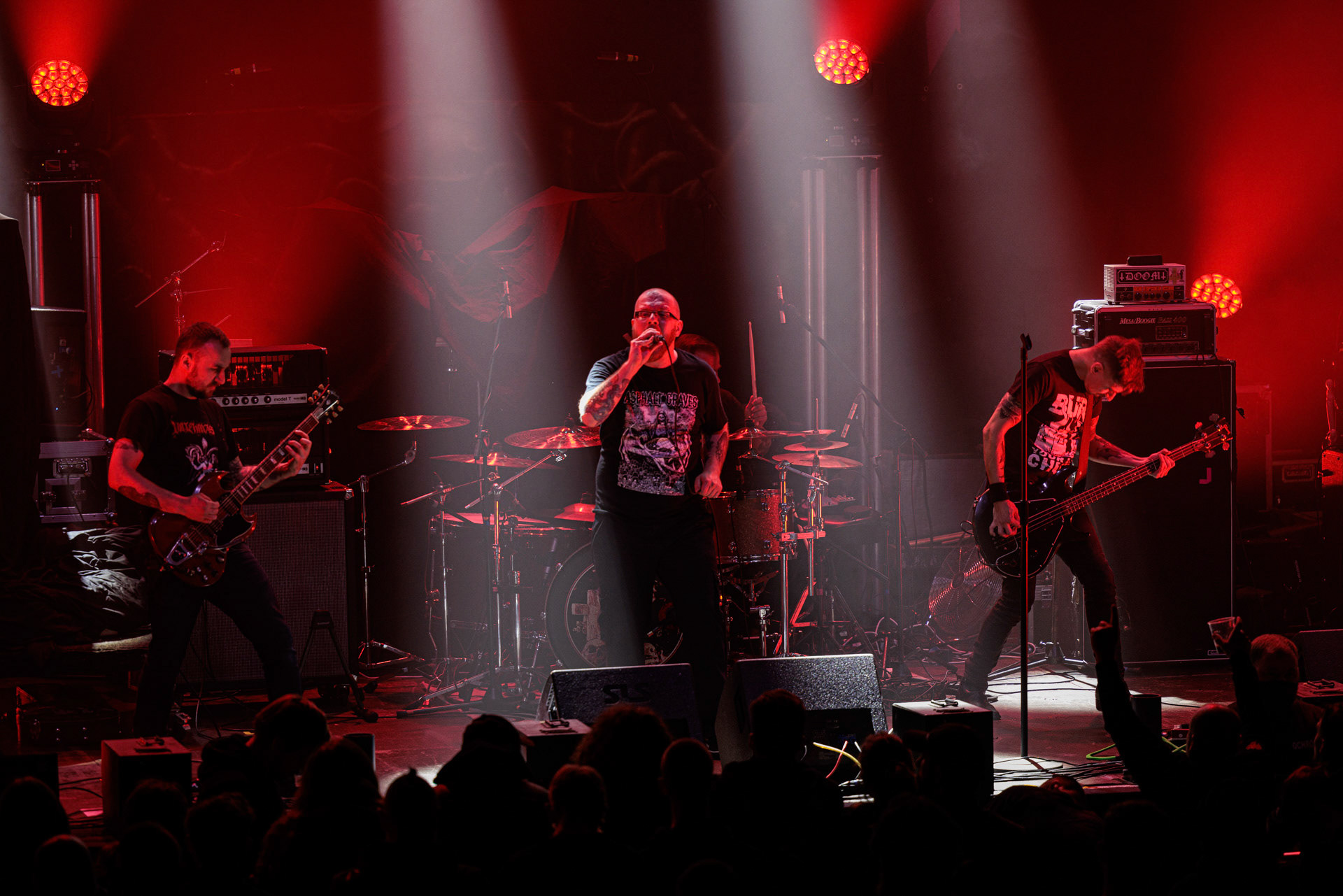 Mentor - na warszawskim koncercie Vader w Progresji, bluzniercza hybryda black metalu i hc punka z Sosnowca,n/z Raum's Chord - Guitarn/z Leviathan's Punch - Drumsn/z Gusion's Drone - Bassn/z King Of Nothing - Vocalsn/z Satan - ManagementLeft Hand Sounds, Knock Out Productions, Massive Music,fot. Andrzej Wasilkiewicz/Reporter