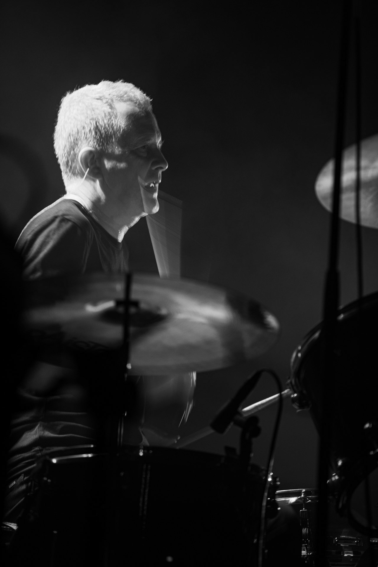 16.11.2021 Dezerter - 40 lecie,koncert Warszawa Palladium. N/z Robert Robal Matera gitara, N/z Krzysiek Grabowski perkusja,N/zJacek Chrzanowski bass, Dezerter, SS20, Punk, Punkrock, hardcore, rock.fot. Andrzej Wasilkiewicz/REPORTER