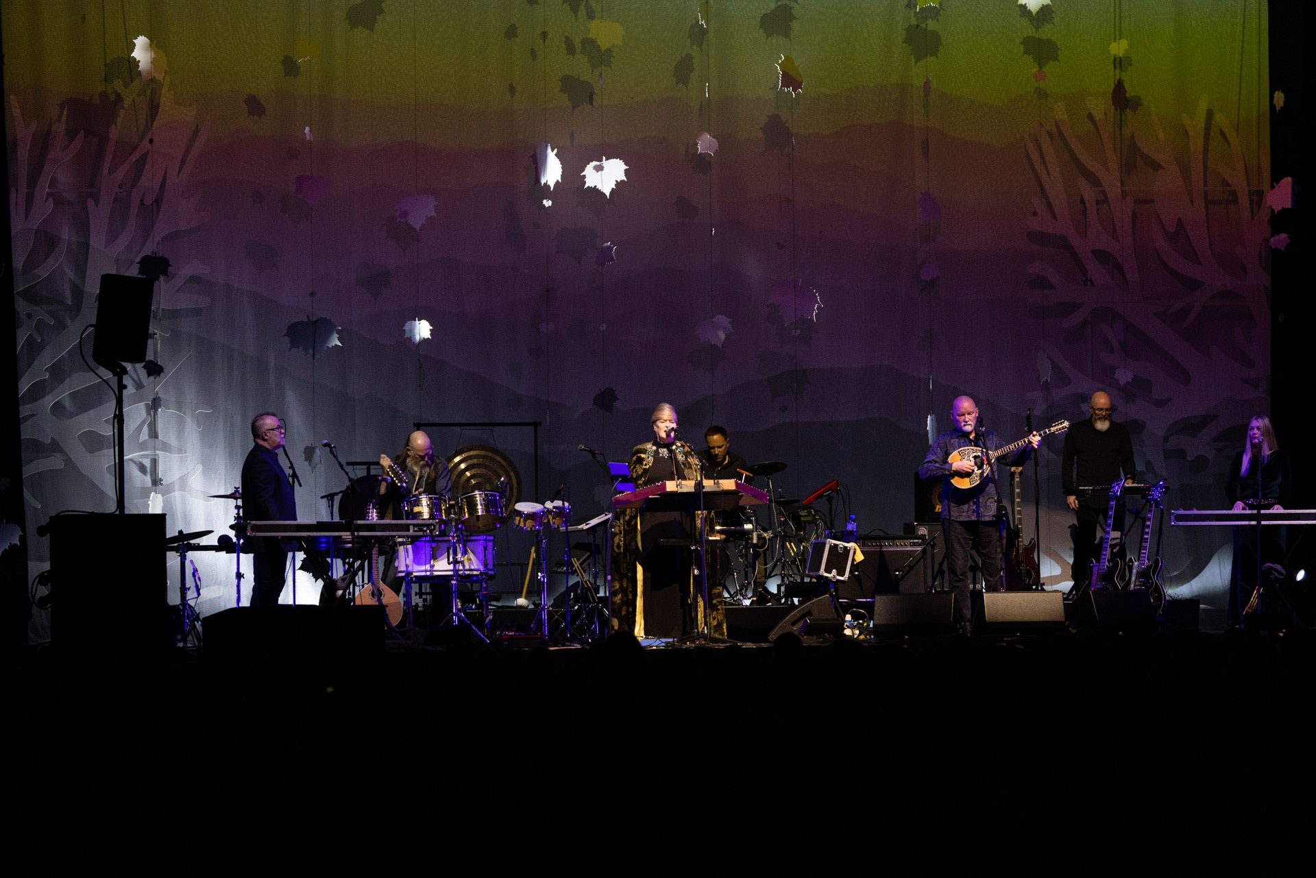 5.05.2022 Dead Can Dance - europejska trasa koncertowa Europa – 2022. Brendan Perry, Lisa Gerrard wraz zespolem w Lodzkiej Atlas Arena. n/z Brendan Perry – vocals, instrumentation, n/z Lisa Gerrard – vocals, instrumentation, Neoclassical, darkwave, ambient,art rock, avantgarde, gothicrock, dream pop, new age, rock alternative, pop alternative, pagan rock, Rock alternative, rock, electronic, folk, experimental. PIAS Recordings. Charm Music. Fot. Andrzej Wasilkiewicz/Reporter