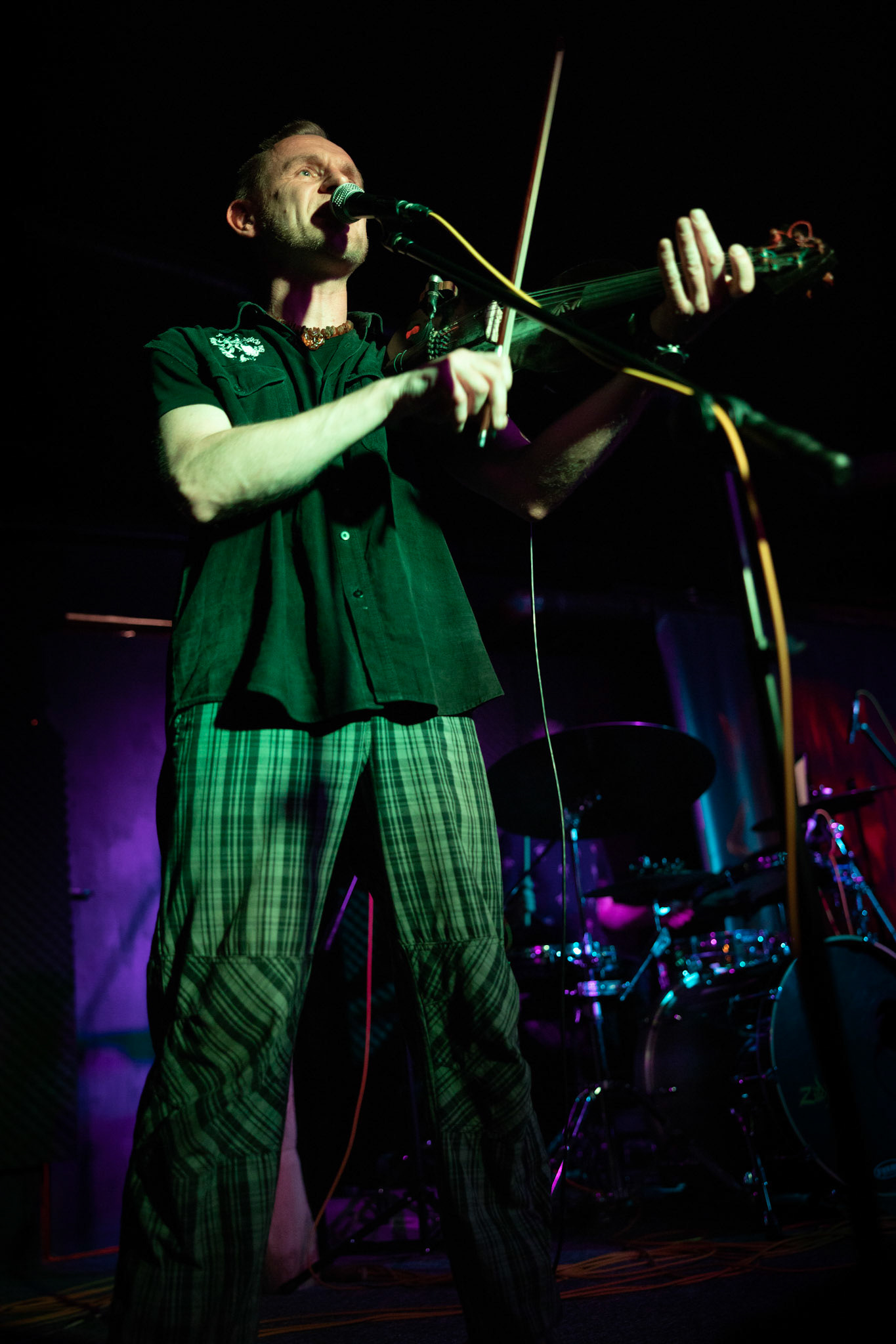 Żywiołak - biometal, folk, ethno sound,
Robert Jaworski - fidel renesansowa, wokal, lira korbowa,
Kamil Strzyżewski - gitara basowa, lutnia,
Wiktoria Kwiatkowska - śpiew, 
Zuza Ciszewska - śpiew, skrzypce,
Michał Lange - perkusja,
Szyszka Leśna - skrzypce ,wokal wspomagający,
Warszawa, klub Potok Drugi Dom Ludzi Rocka,
fot. Andrzej kaziq Wasilkiewicz