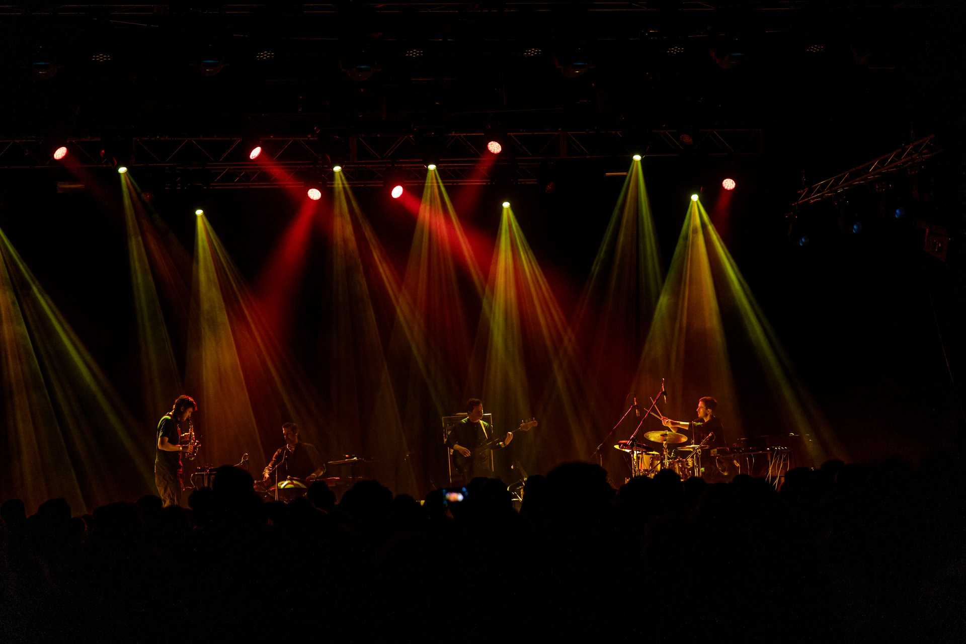 26.04.2022 Portico Quartet Jazz, ambient, electronic, hang. Warszawska Progresja.Portico Quartet to instrumentalny zespol z Londynu w Wielkiej Brytanii. n/z Duncan Bellamy - drums and electronics,n/z Milo Fitzpatrick - electric and double-bass,n/z Jack Wyllie - saxophones and keyboards,n/z Keir Vine -keyboards,Produkcja Winiary Bookings fot. Andrzej Wasilkiewicz/Reporter