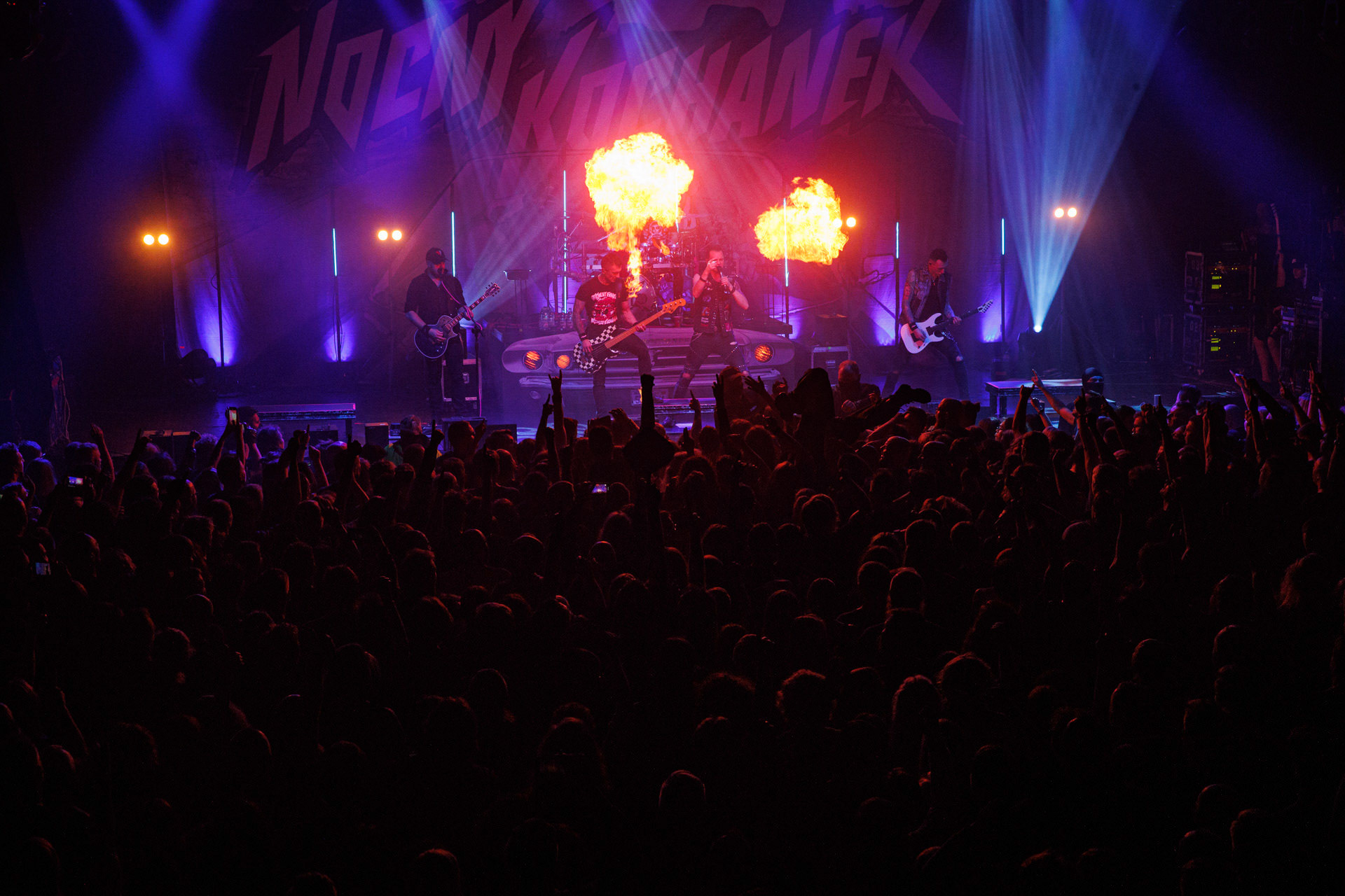 18.12.2021 Nocny Kochanek - Antysylwester Antyradia,18 lat klubu Progresja,Nocny Kochanek - koncert Warszawa,Progresja, pirotechnika, Zdrajcy Metalu, klasyczny heavy metal, Alter Ego, Night Mistress.n/z Krzysiek Sokolowski – wokal,n/z Arkadiusz Majstrak – gitara,n/z Artur Pochwala – bas,n/z Robert Kazon Kazanowski – gitara,n/z Artur Zurek – perkusja,Fot. Andrzej Wasilkiewicz/Reporter