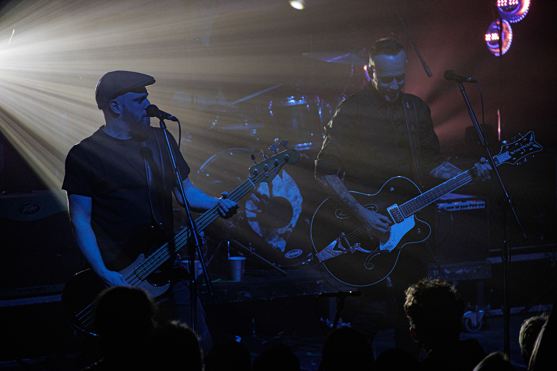 22.01.2022 koncert Me And That Man w Warszawie,Klub Progresja,n/z Adam Nergal Darski - gitara, wokal,n/z Matteo Bassoli - bass, wokal,Nergal znany jest z szerokich horyzontow muzycznych. Lider Behemoth nigdy nie kryl swojej sympatii do lzejszej, klimatycznej muzyki, spod znaku country, folku, bluesa. Dowodem jest zespol Me And That Man.Fot. Andrzej Wasilkiewicz/Reporter