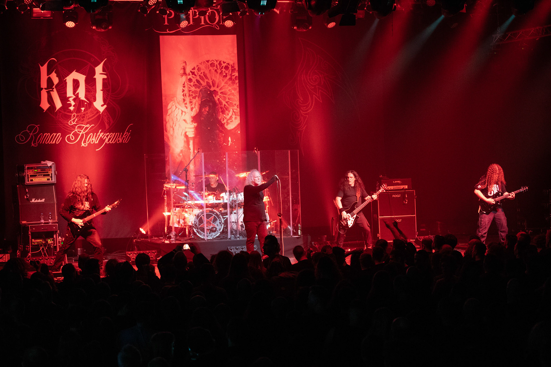 01.03.2019 KAT & Roman Kostrzewski Polska, metal, trashmetal, - koncert w warszawskiej Progresji promujący nowy album studyjny grupy „Popiór”
jeden z pierwszych koncertów w nowym składzie,
 Roman Kostrzewski – wokal
Jacek Nowak – perkusja
Krzysztof Pistelok – gitara
Jacek Hiro – gitara
Michał Laksa – bas
fot. Andrzej Wasilkiewicz/Reporter