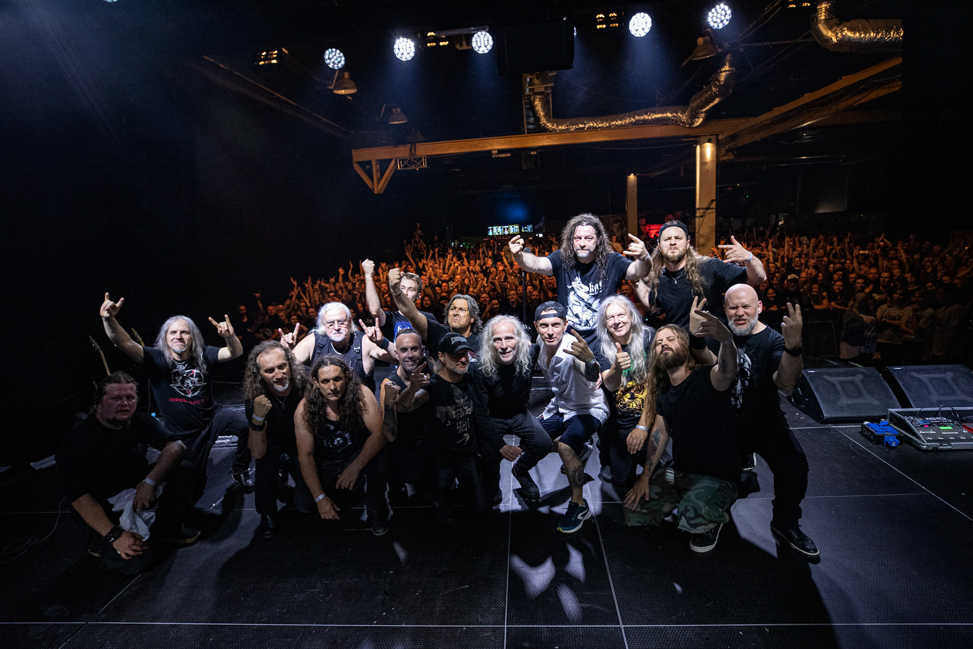 12.09.2021 - KAT i Roman Kostrzewski - koncert "Do zobaczenia w piekle" Wroclaw, Centrum Koncertowe A2.  Roman Kostrzewski – wokalJacek Nowak – perkusjaKrzysztof Pistelok – gitaraJacek Hiro – gitaraMichal Laksa – basGościnnie: Adam „Nergal” Darski (Behemoth)Piotr „Peter” Wiwczarek (Vader),Tomasz „Titus” Pukacki (Acid Drinkers)Adrian „Fred” Frelich (Dragon)Krzysztof „Fazi” Oset (ex-Kat)Piotr „Mancover” Mańkowski (Wolf Spider)Wacław „Vogg” Kiełtyka (Decapitated)Marek „Spider” Pająk (Vader)Jarek „Gronos” Gronowski (Dragon, ex-Kat)Paweł „Baitel” Pasek (Decapitated) Piotr Radecki (ex-Kat &amp; Roman Kostrzewski)fot. Andrzej kaziq Wasilkiewicz