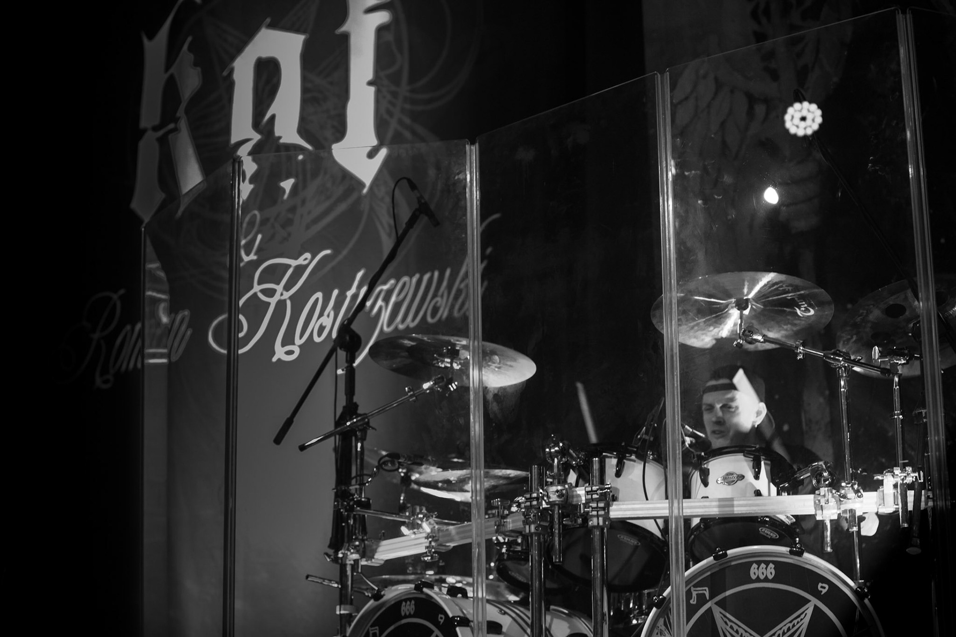 01.03.2019 KAT & Roman Kostrzewski Polska, metal, trashmetal, - koncert w warszawskiej Progresji promujący nowy album studyjny grupy „Popiór”
jeden z pierwszych koncertów w nowym składzie,
 Roman Kostrzewski – wokal
Jacek Nowak – perkusja
Krzysztof Pistelok – gitara
Jacek Hiro – gitara
Michał Laksa – bas
fot. Andrzej Wasilkiewicz/Reporter