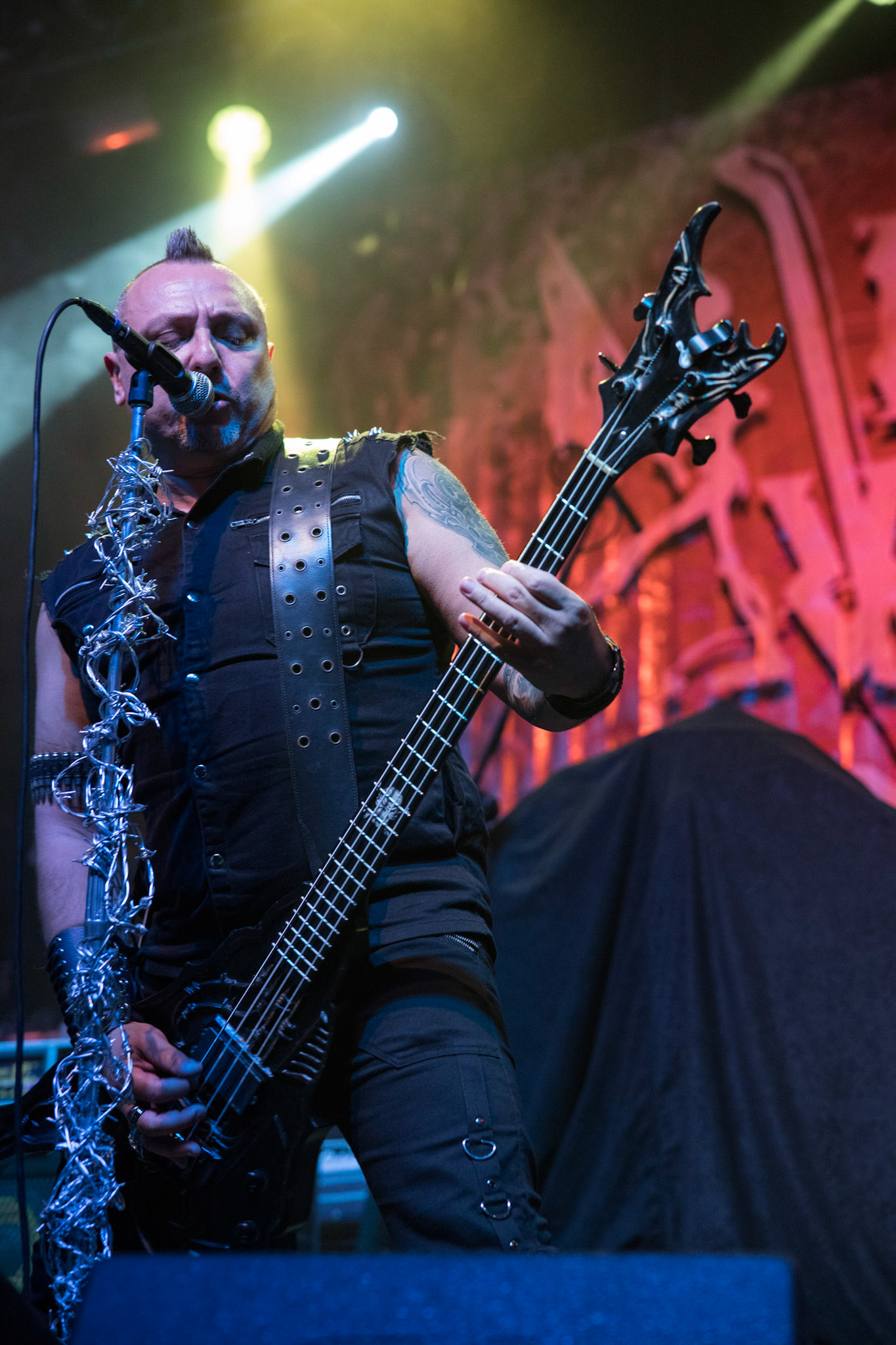 Legendy Metalu QUO VADIS - Thrash Metal - koncert Legendy Metalu w warszawskiej Progresji,
Tomasz "Skaya" Skuza - bass/vocal
Ian "Źdźbło" Bemolator- guitar
Mateusz "Matek" Lazar - guitar
Szymon "Sajmon" Synówka - drums
fot. Andrzej kaziq Wasilkiewicz