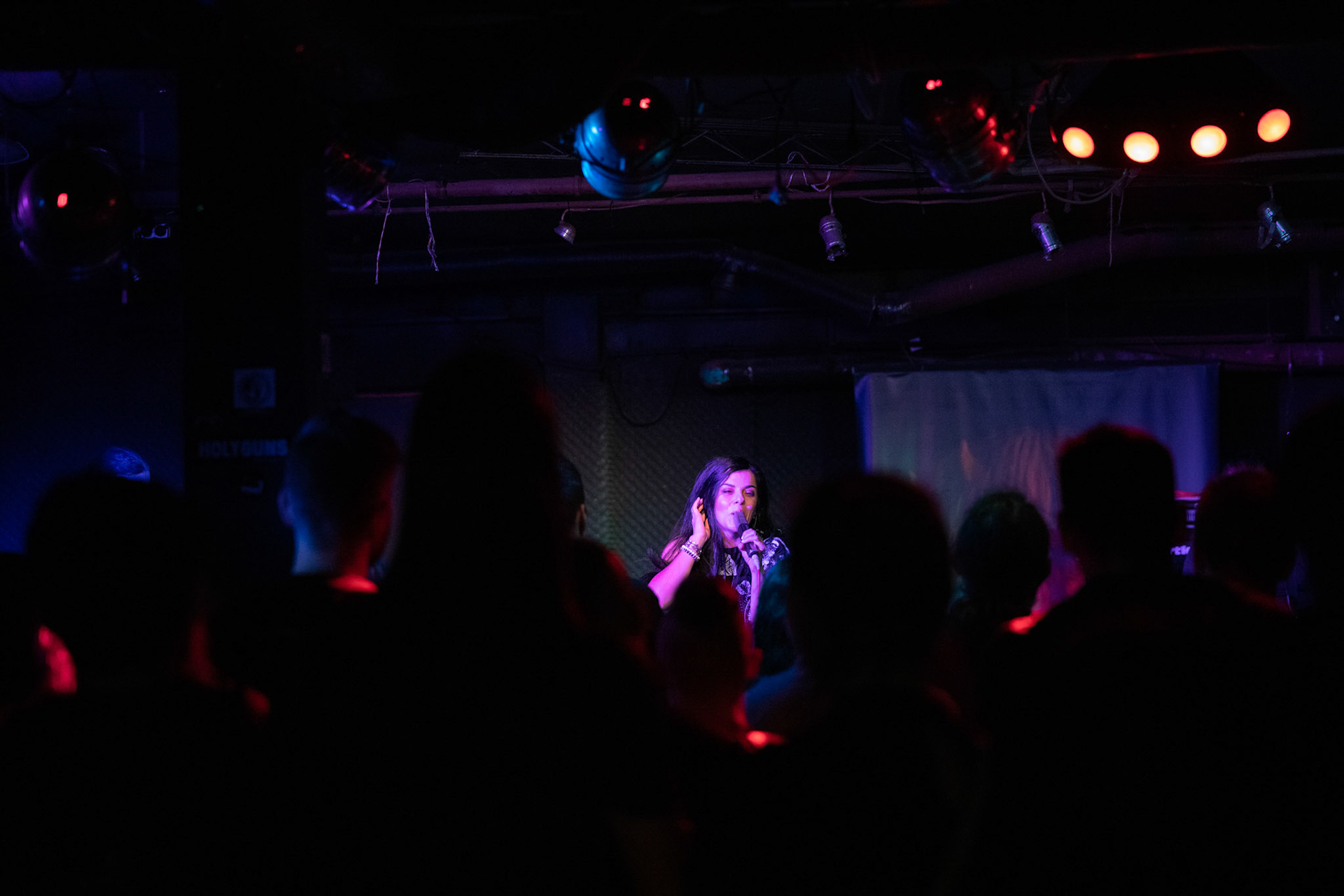 Hetane - rock alternatywny, trip-hop, muzyka elektroniczna,
MAGDA OLEŚ - wokale, teksty,
ŁUKASZ /JELEŃ/ POL - gitara, klawisze, elektronika,
REM KARPIENKO - bass,
MICHAŁ LANGE- perkusja,
Warszawa, klub Potok Drugi Dom Ludzi Rocka,
fot. Andrzej kaziq Wasilkiewicz