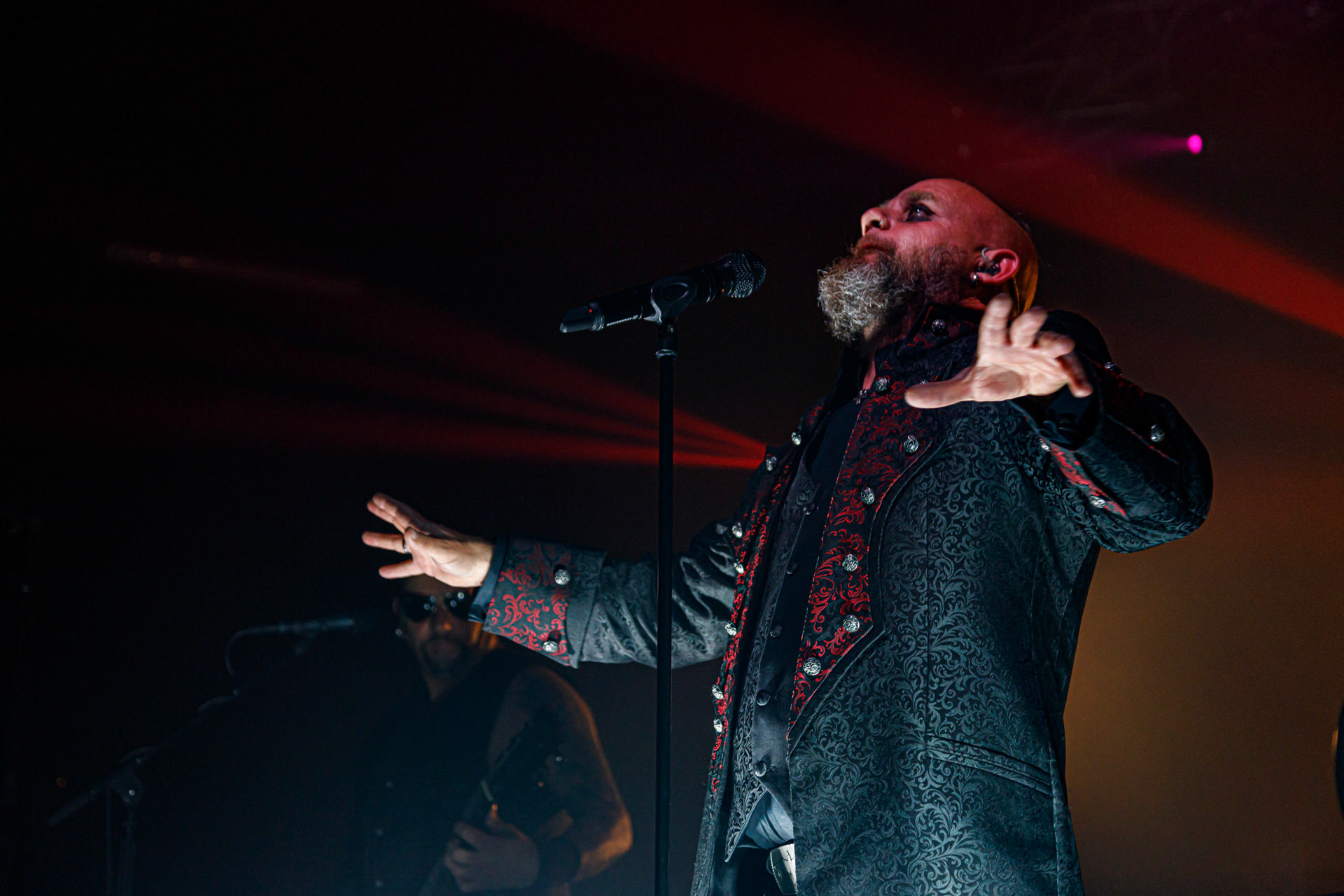 18.06.2022 - Mono Inc. zagrali w warszawskim klubie Progresja.Mono Inc. - niemiecki zespol z Hamburga wykonujący gotyckiego rocka, w składzie:Carl Fornia - git.Katha Mia - drums, Manuel Antoni - bass,Martin Engler - vocal,Gothic, industrial,  alternative, rock.Produkcja Winiary Bookings.fot. Andrzej Wasilkiewicz/kaziq.com