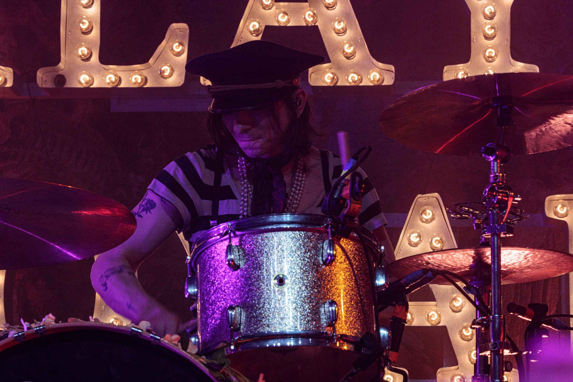 Palaye Royale - Warszawski koncert zespołu braci Kropp w Progresji. Art rock, rock and roll, glam rock, garage rock, indie rock, WiniaryBookings, fot. Andrzej Wasilkiewicz/Reporter