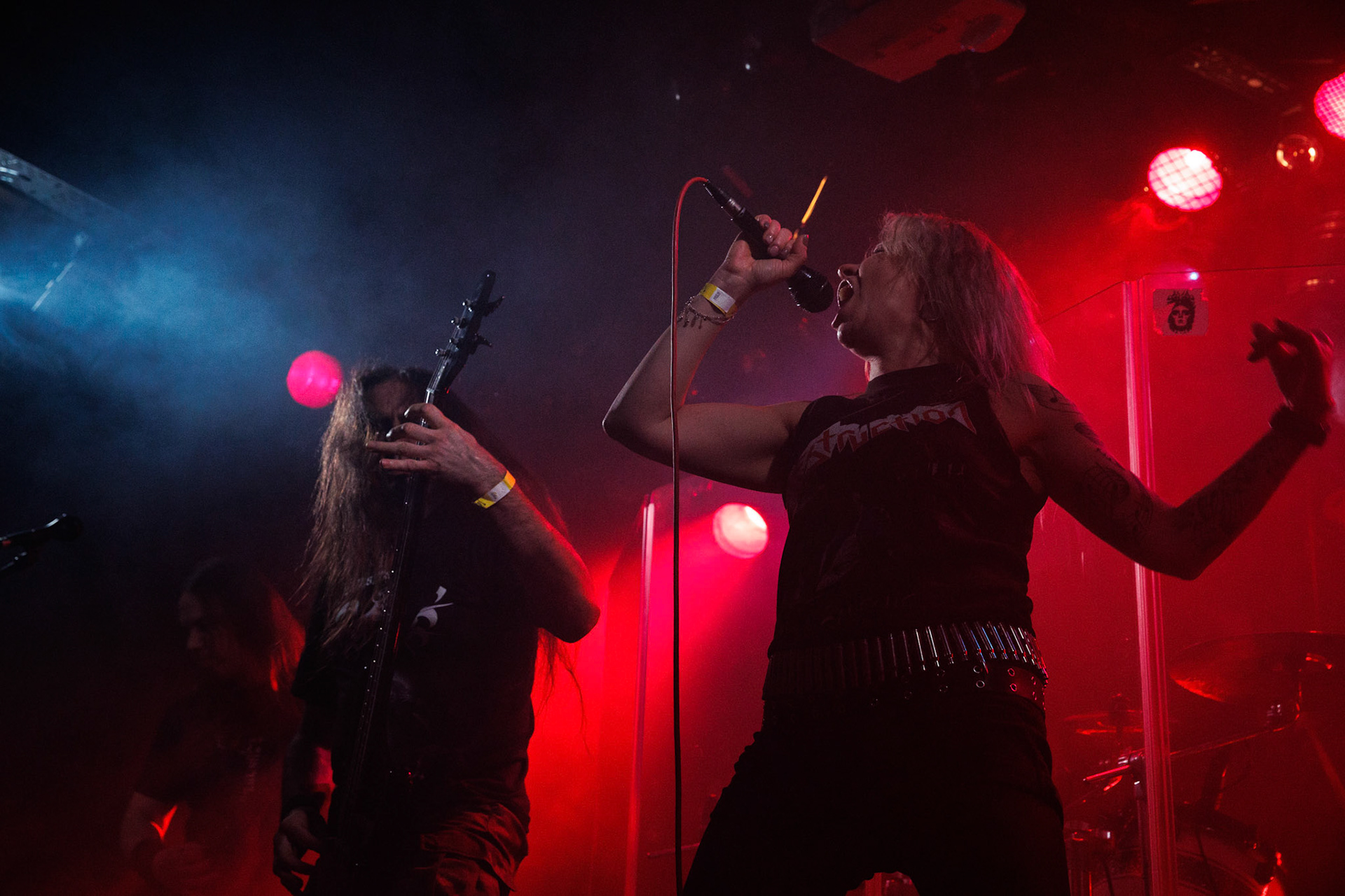 8.01.2022 War-Saw - thrashmetal.Koncert Czwarta Fala MMXXII klub VooDoo Warszawa.n/z Tomek Zyclon Weglewski - bas,n/z Sylwia Papierska - wokal,Fot. Andrzej Wasilkiewicz/Reporter