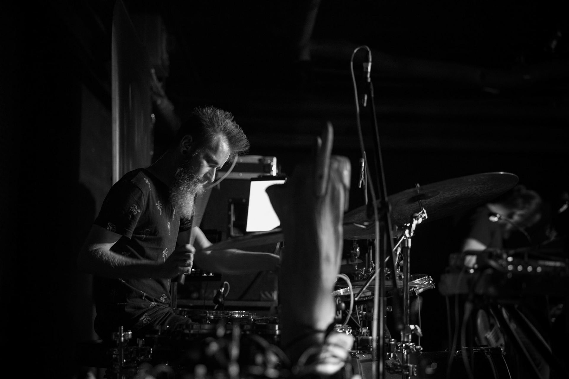 Hetane - rock alternatywny, trip-hop, muzyka elektroniczna,
MAGDA OLEŚ - wokale, teksty,
ŁUKASZ /JELEŃ/ POL - gitara, klawisze, elektronika,
REM KARPIENKO - bass,
MICHAŁ LANGE- perkusja,
Warszawa, klub Potok Drugi Dom Ludzi Rocka,
fot. Andrzej kaziq Wasilkiewicz