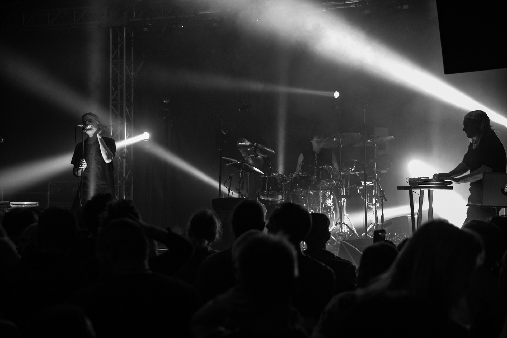 2.04.2019 THE YOUNG GODS (Szwajcaria) industrial, alternatywny rock, noise, ambient
Franz Treichler / Franz Muse, vocals, sampler, computer, guitars.
Cesare Pizzi sampler, computer.
Bernard Trontin drums, electronics.
Klub Kwadrat,
Knock Out Productions.