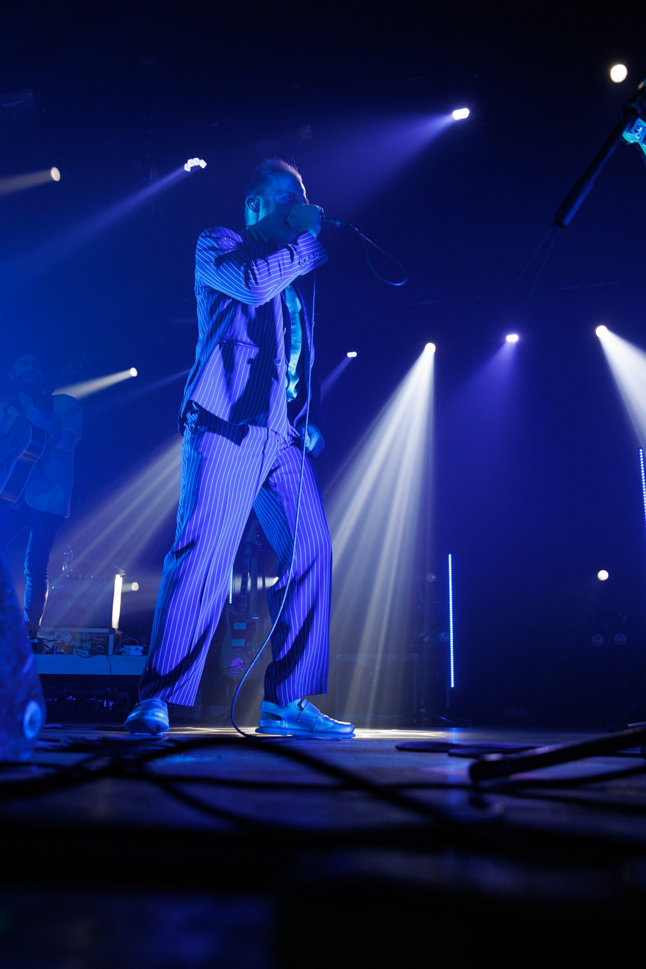 18.12.2021 Karas Rogucki - koncert klub Stodoła - Warszawan/z Piotr Rogucki - wokal gitara,Alternatywny pop, Kayax, Ostatni bastion romantyzmu, fot. Andrzej Wasilkiewicz/Reporter