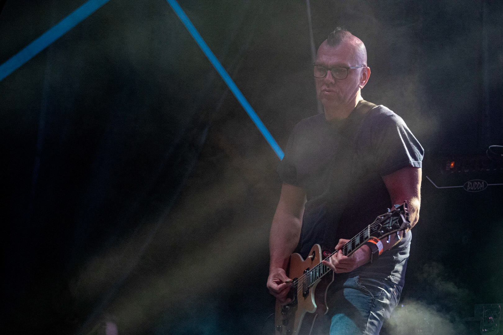 KULT - koncert w ramach Pomaranczowej Trasy 2020 - MUZYCZNA SYRENKA. 9 pazdziernika 2020, Warszawa, Stadion Syrenki. n/z. Wojciech Jabłonski gitara, rock progresywny, rock alternatywny, punk, nowa fala.fot. Andrzej kaziq Wasilkiewicz/Reporter