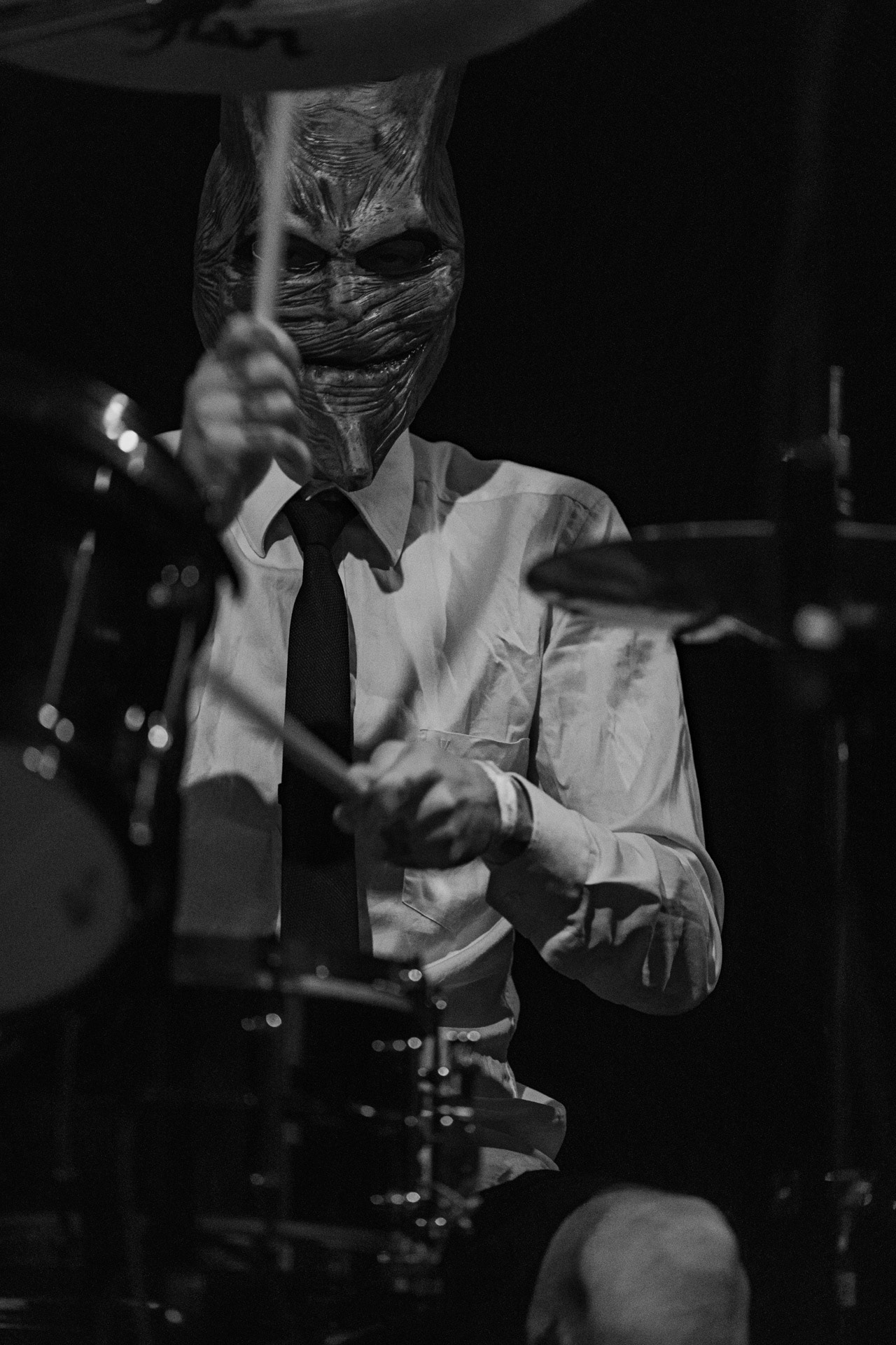 18.12.2021 Masturbator - Antysylwester Antyradia, 18 lat klubu Progresja,n/z Vithor/ growl-git, n/z Raefoth/bas, n/z Czaha/beki, n/z Mayhem/git,metal, blackmetal, thrashmetal, satanic old skull metal, fot. Andrzej Wasilkiewicz/Reporter