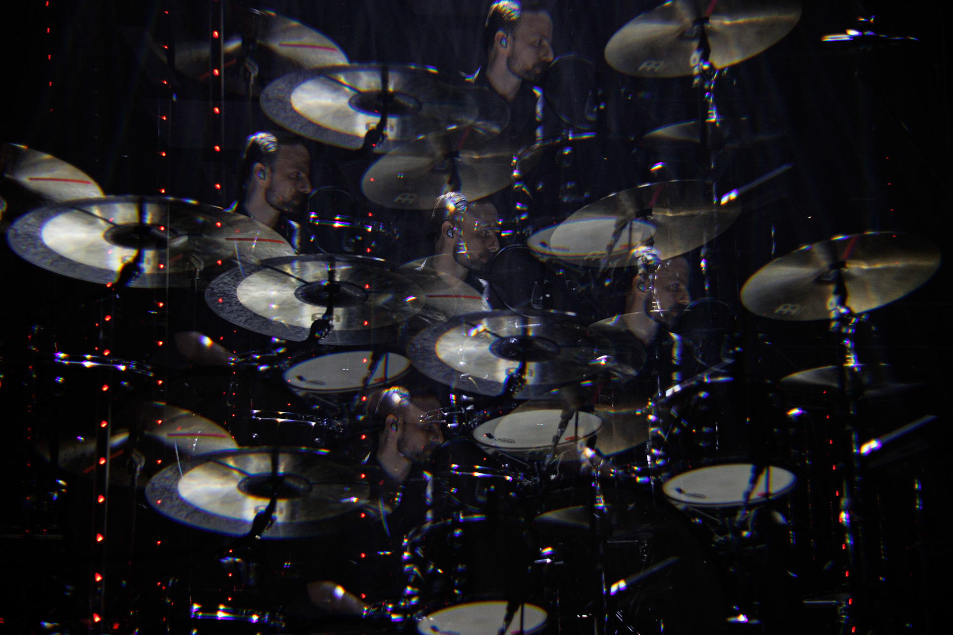 27.11.2021 TIDES FROM NEBULA koncert, Warszawa klub Progresja,Knock Out Productions, Mystic Production,Post-rock, muzyka alternatywna, progresywny rock.n/z Maciej Karbowski – gitara, instrumenty klawiszowen/z Przemek Weglowski – gitara basowan/z Tomasz Stolowski – perkusjaFot. Andrzej Wasilkiewicz/Reporter