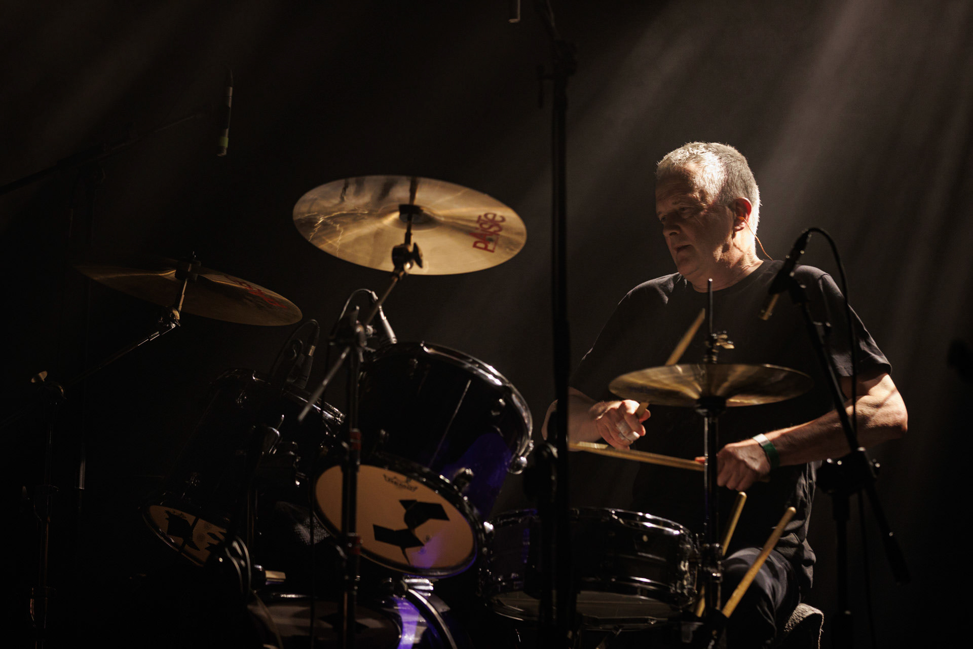 16.11.2021 Dezerter - 40 lecie,koncert Warszawa Palladium. N/z Robert Robal Matera gitara, N/z Krzysiek Grabowski perkusja,N/zJacek Chrzanowski bass, Dezerter, SS20, Punk, Punkrock, hardcore, rock.fot. Andrzej Wasilkiewicz/REPORTER