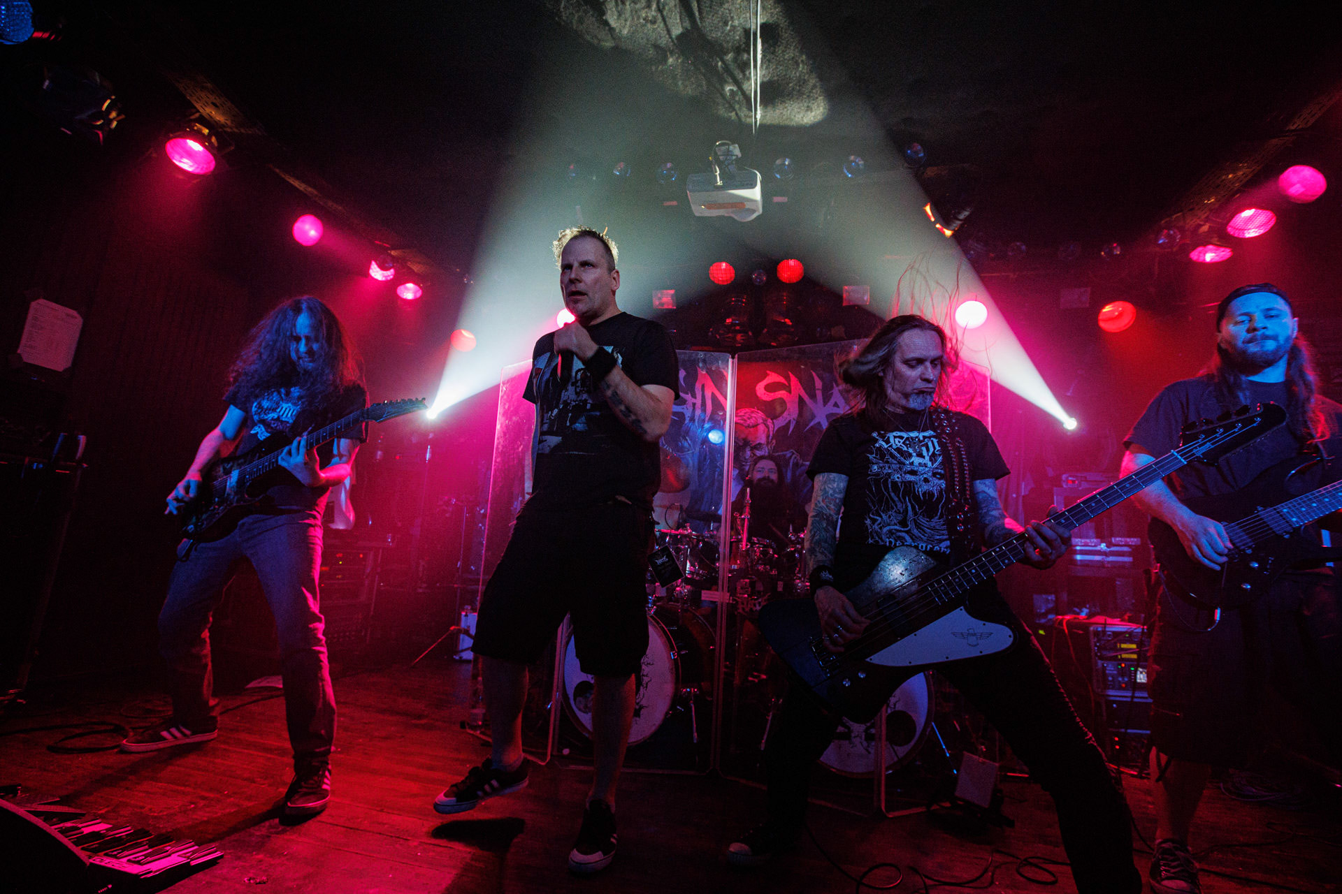 18.03.2022 VIRGIN SNATCH - INFERNALIS RESURGENTIS - Warszawski koncert zespolu VIRGIN SNATCH,thrash metal, death metal,n/z Lukasz "Zielony" Zielinski wokal,n/z Grzegorz "Grysik" Bryla  gitara, n/z Pawel Pasek - gitara, n/z Piotr "Aniol" Wacisz  gitara basowa, n/z Pawel Pawulon Jaroszewicz - perkusja,fot. Andrzej Wasilkiewicz/Reporter