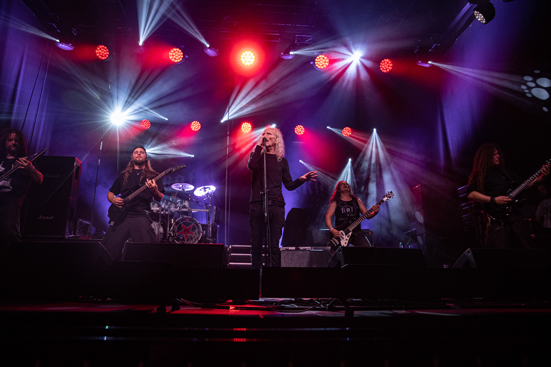 12.09.2021 - KAT i Roman Kostrzewski - koncert "Do zobaczenia w piekle" Wroclaw, Centrum Koncertowe A2.  Roman Kostrzewski – wokalJacek Nowak – perkusjaKrzysztof Pistelok – gitaraJacek Hiro – gitaraMichal Laksa – basGościnnie: Adam „Nergal” Darski (Behemoth)Piotr „Peter” Wiwczarek (Vader),Tomasz „Titus” Pukacki (Acid Drinkers)Adrian „Fred” Frelich (Dragon)Krzysztof „Fazi” Oset (ex-Kat)Piotr „Mancover” Mańkowski (Wolf Spider)Wacław „Vogg” Kiełtyka (Decapitated)Marek „Spider” Pająk (Vader)Jarek „Gronos” Gronowski (Dragon, ex-Kat)Paweł „Baitel” Pasek (Decapitated) Piotr Radecki (ex-Kat &amp; Roman Kostrzewski)fot. Andrzej kaziq Wasilkiewicz