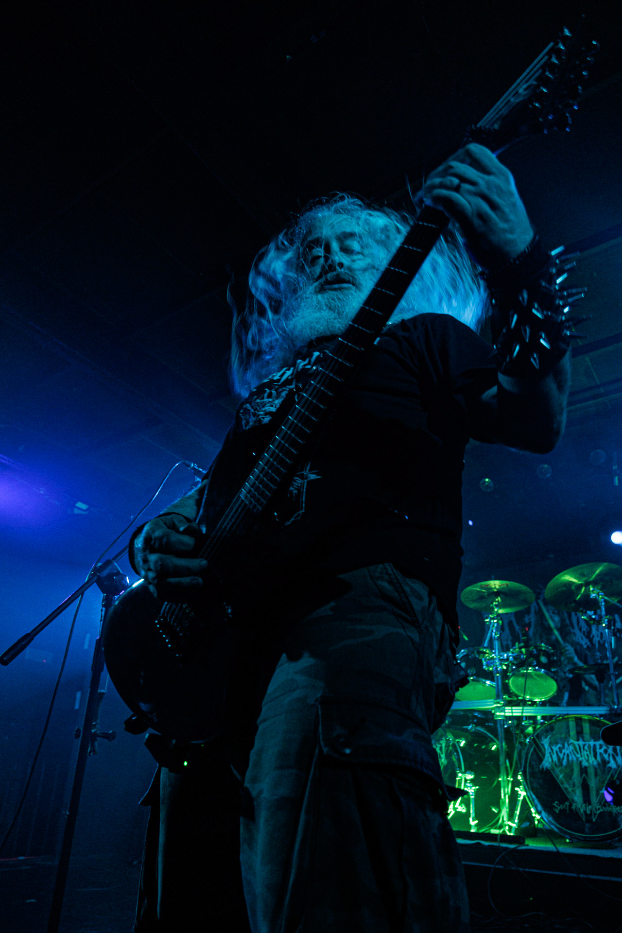 21.10.2022 - 𝗜𝗡𝗖𝗔𝗡𝗧𝗔𝗧𝗜𝗢𝗡 - amerykanski death metal w warszawskiej Proximie.Morderczy death metal na maksymalnie niskim stroju, halasie i chaosie nigdy nie stracil na sile - niezaleznie czy mowimy o swietnej nowej plcie, czy o kultowych strzalach rzedu "Onward to Golgotha". Sklad dowodzony przez Johna McEntee nigdy nie pudluje - na zywo rowniez.John McEntee - gitara, wokal, Kyle Severn - perkusja Alex Bouks - gitara,Chuck Sherwood - gitara basowa,Death metal, Black metal, Metal, Death-doom, Produkcja Knock Out Productions,fot. Andrzej Wasilkiewicz/Reporter