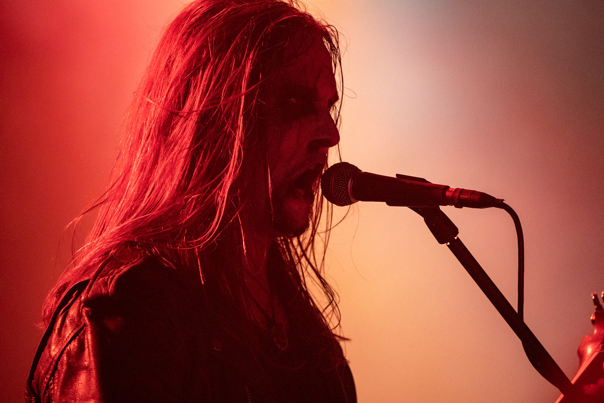 Deus Mortem - Polska, wrocławska grupa black metalowa powstała z inicjatywy gitarzysty i wokalisty Marka "Necrosodoma" Lechowskiego, warszawski koncert w Progresji odbył się w ramach europejskiej trasy koncertowej Mgły organizowany przez Left Hand Sounds, metal, blackmetal,  Andrzej Wasilkiewicz/Reporter