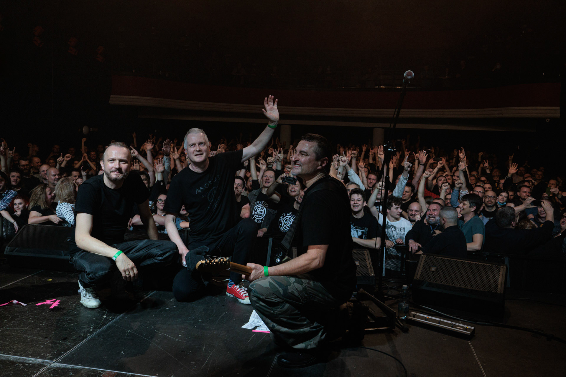 16.11.2021 Dezerter - 40 lecie,koncert Warszawa Palladium. N/z Robert Robal Matera gitara, N/z Krzysiek Grabowski perkusja,N/zJacek Chrzanowski bass, Dezerter, SS20, Punk, Punkrock, hardcore, rock.fot. Andrzej Wasilkiewicz/REPORTER