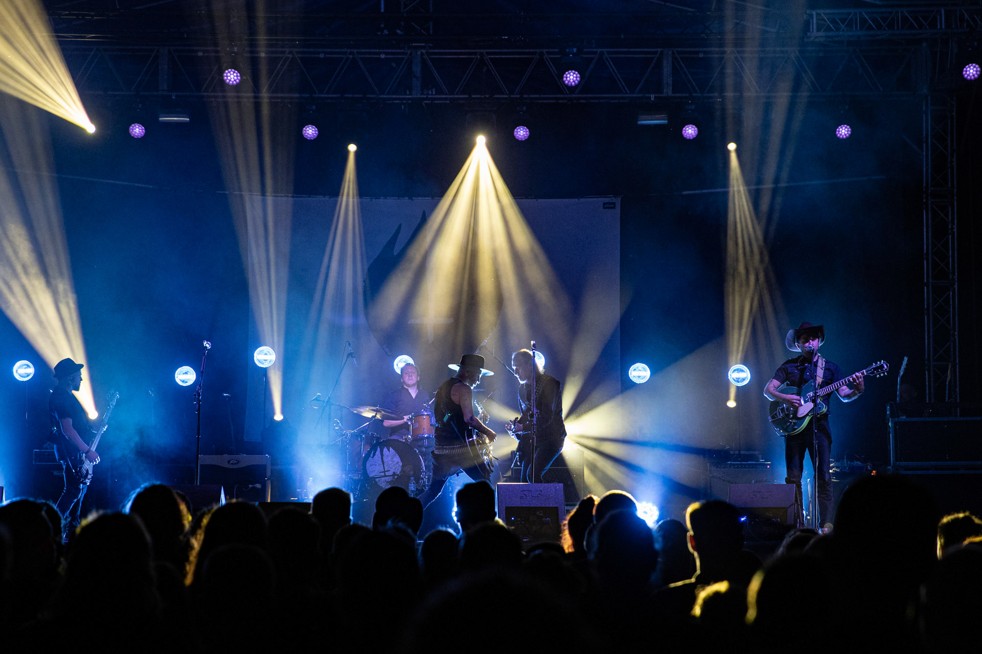 13.08.2021 koncert Me And That Man w Warszawie,Letnia scena Progresji, Gramy do Woli.n/z Adam Nergal Darski - gitara, wokal,n/z John Porter - gitara, wokal,n/z Łukasz Kumanski - perkusja,n/z Matteo Bassoli - bass, wokal,n/z Sasha Boole - gitara, wokal,Fot. Andrzej Wasilkiewicz/Reporter