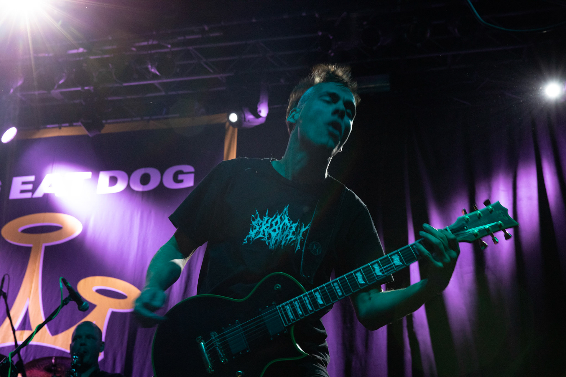 Dog Eat Dog - USA - hardcore, punkrock, rap, metal, hip hop,reggae, soul, funk,
Dave Neabore (bass), 
John Connor (vocals), 
Brandon Finley (drums) 
Roger Hämmerli (guitar)
Bozez (sax & beer)
koncert w Warszawskiej Progresji w ramach trasy 25 lat All Boro Kings zespołu Dog Eat Dog.
fot. Andrzej Wasilkiewicz/Reporter