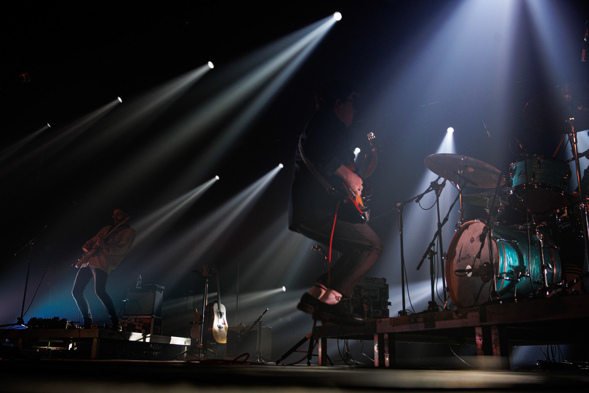 18.12.2021 Karas Rogucki - koncert klub Stodoła - Warszawan/z Piotr Rogucki - wokal gitara,n/z Kuba Karas - wokal bass,n/z Wiktoria Jakubowska - perkusja,n/z Kamil Holden Kryszak - gitara,Alternatywny pop, Kayax, Ostatni bastion romantyzmu, fot. Andrzej Wasilkiewicz/Reporter