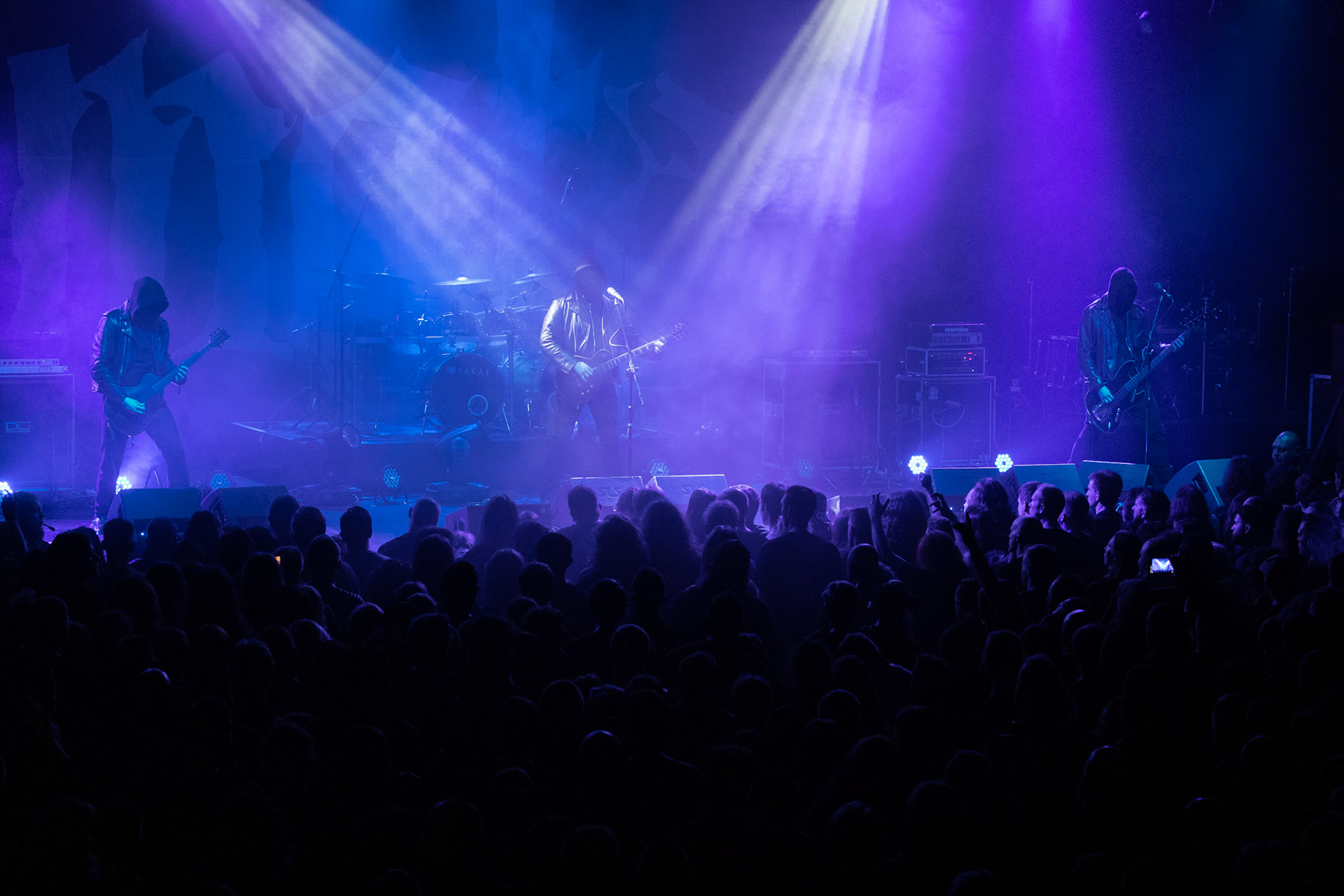 Mgła – polska grupa black metalowa powstała w Krakowie, pod przewodnictwem wokalisty i gitarzysty Mikołaja „M.” Żentary, warszawski koncert w Progresji odbył się w ramach europejskiej trasy koncertowej Mgły, organizowany przez Left Hand Sounds, metal, blackmetal,  Andrzej Wasilkiewicz/Reporter