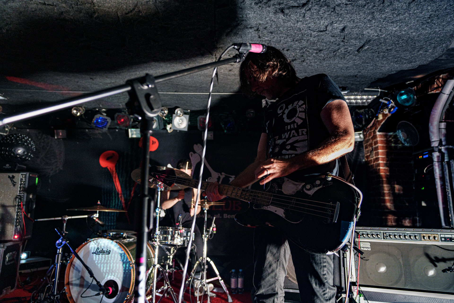 2023.02.6 - A Place To Bury Strangers (USA / Dedstrange) - noise rock.Warszawa VooDoo, Winiary Bookings. Fot. Andrzej Wasilkiewicz/Reporter