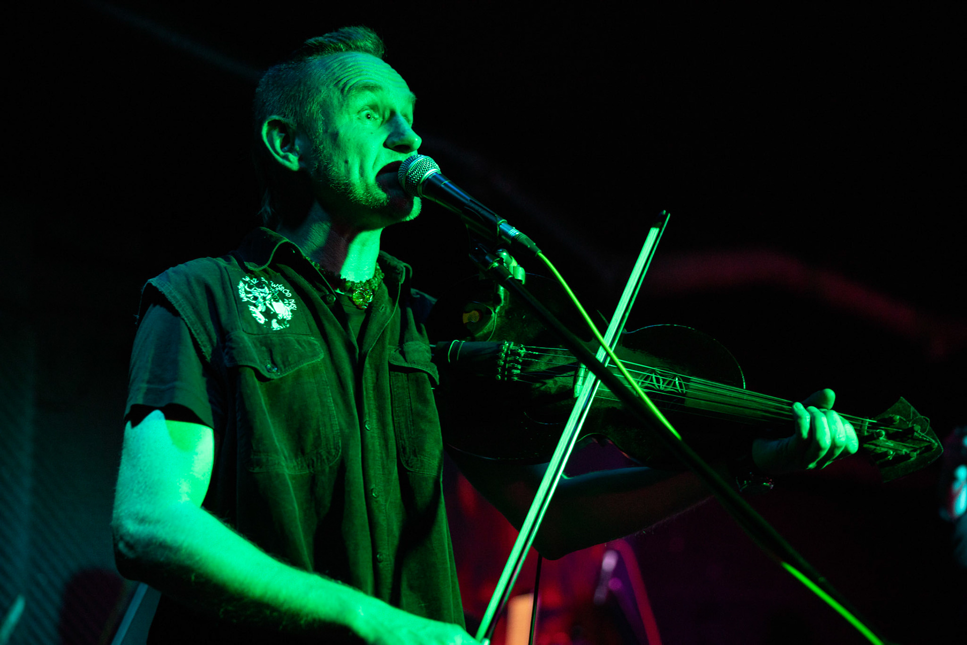 Żywiołak - biometal, folk, ethno sound,
Robert Jaworski - fidel renesansowa, wokal, lira korbowa,
Kamil Strzyżewski - gitara basowa, lutnia,
Wiktoria Kwiatkowska - śpiew, 
Zuza Ciszewska - śpiew, skrzypce,
Michał Lange - perkusja,
Szyszka Leśna - skrzypce ,wokal wspomagający,
Warszawa, klub Potok Drugi Dom Ludzi Rocka,
fot. Andrzej kaziq Wasilkiewicz