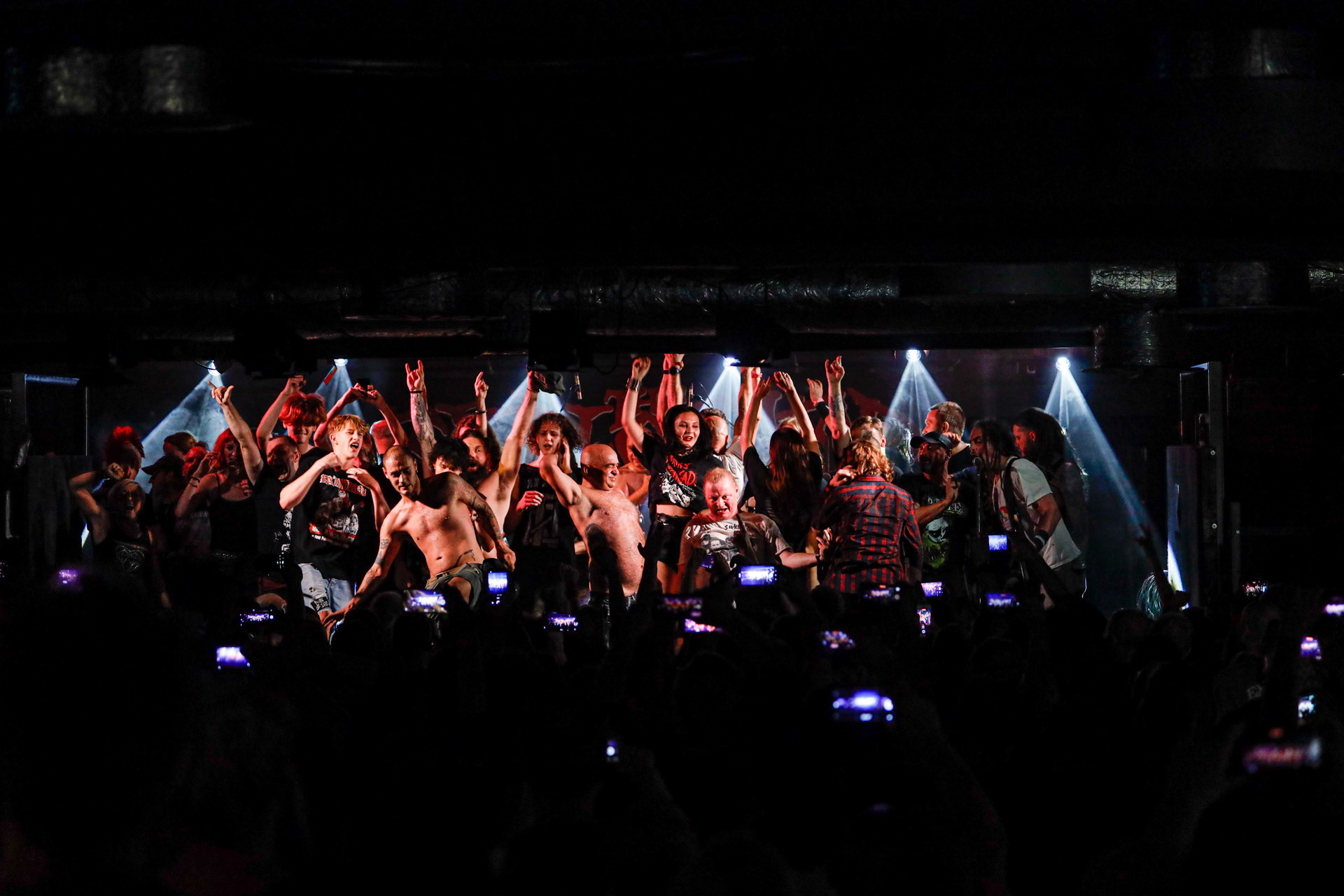 25.08.2022 The Exploited - legenda drugiej fali punk rocka na koncercie w warszawskiej Proximie.Weterani punk rock, hardcore punk, crossover thrash z Edynburga w składzie:Wattie Buchan – wokal, Irish Rob – bas,Willie Buchan – perkusja,Robbie Steedo Davidson - gitara,Produkcja: Noise Annoys Booking Agency and Records, Boredom Booking. fot. Andrzej Wasilkiewicz/Reporter