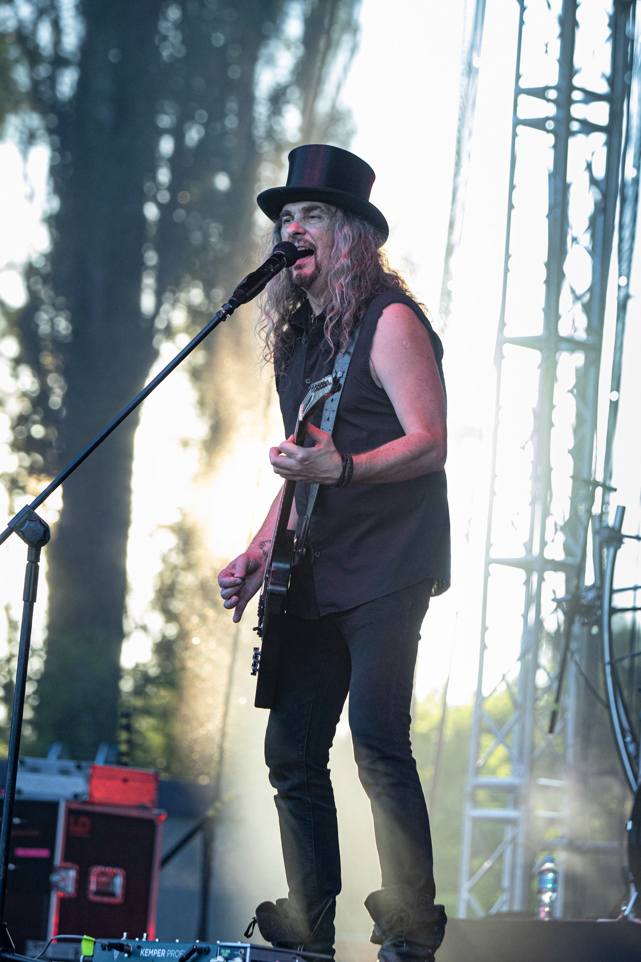 Hunter - postpandemoniczny koncert z okazji XXXV-lecia.Progresja - Gramy do Woli, Warszawa.Paweł „Drak” Grzegorczyk – wokal, gitara,Letnia Scena Progresji.fot. Andrzej Wasilkiewicz/Reporter