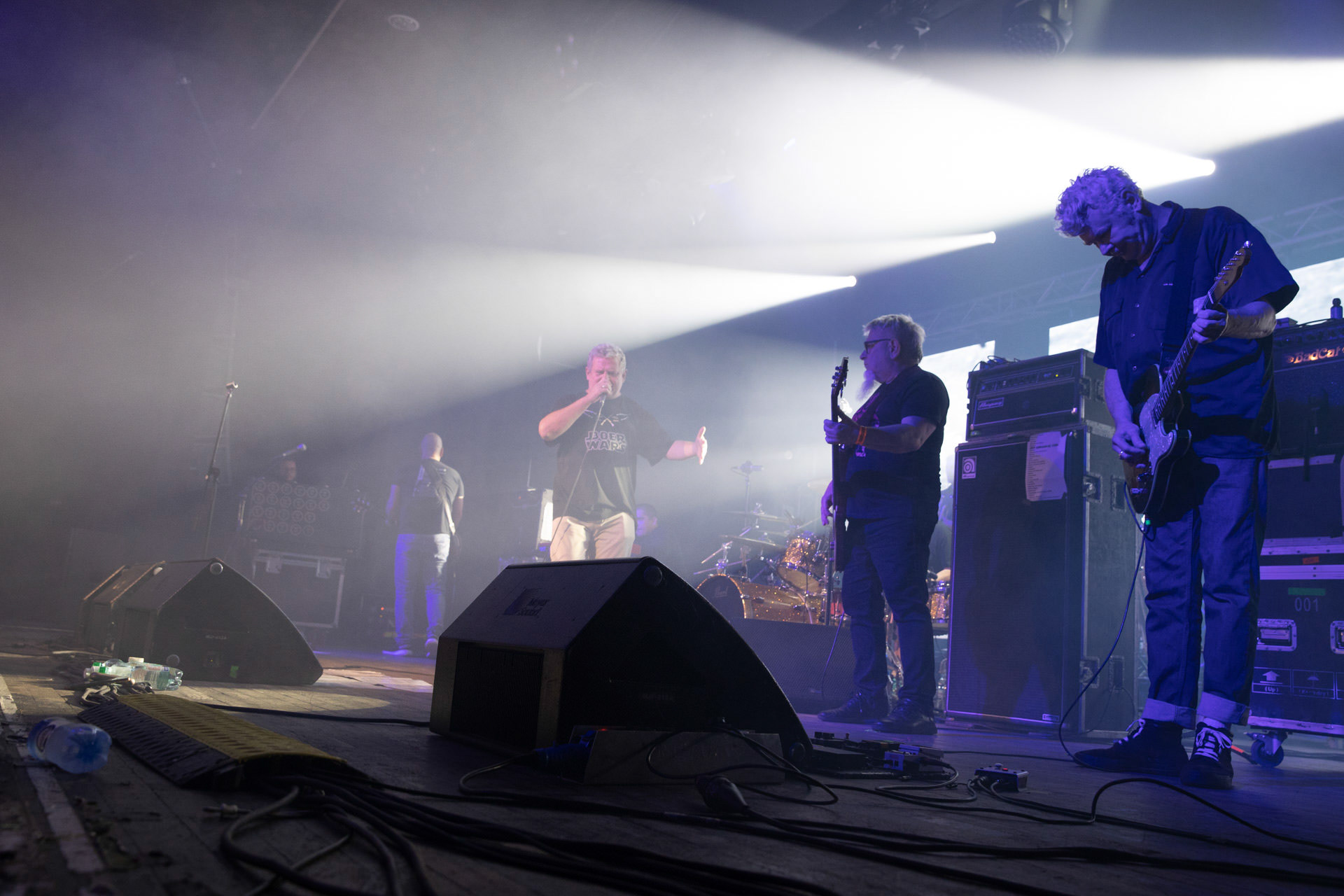 KULT - koncert Pomaranczowa Trasa 2021 - Warszawa Stodoła. 29 pazdziernika 2021. Kazik Staszewski wokal,Wojciech Jablonski gitara,Piotr Morawiec gitara,Ireneusz Werenski bas,Tomasz Goehs perkusja,Konrad Wantrych klawisze,Janusz Zdunek trabka,Mariusz Godzina saksofony,Jarosław Wazny puzon,Jan ”Janusz” Staszewski wokal,Rock, rock progresywny, rock alternatywny, punk, nowa fala, polski rock.fot. Andrzej kaziq Wasilkiewicz/Reporter