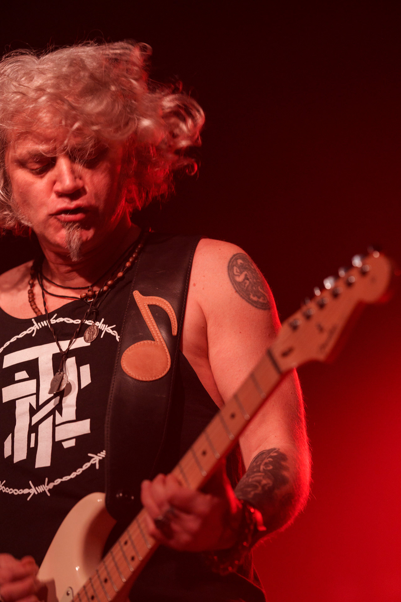 4.11.2022 TZN Xenna - warszawska grupa punkrockowa, wystapila przed KULTem w Warszawie, Klub Stodola,fot. Andrzej Wasilkiewicz/Reporter