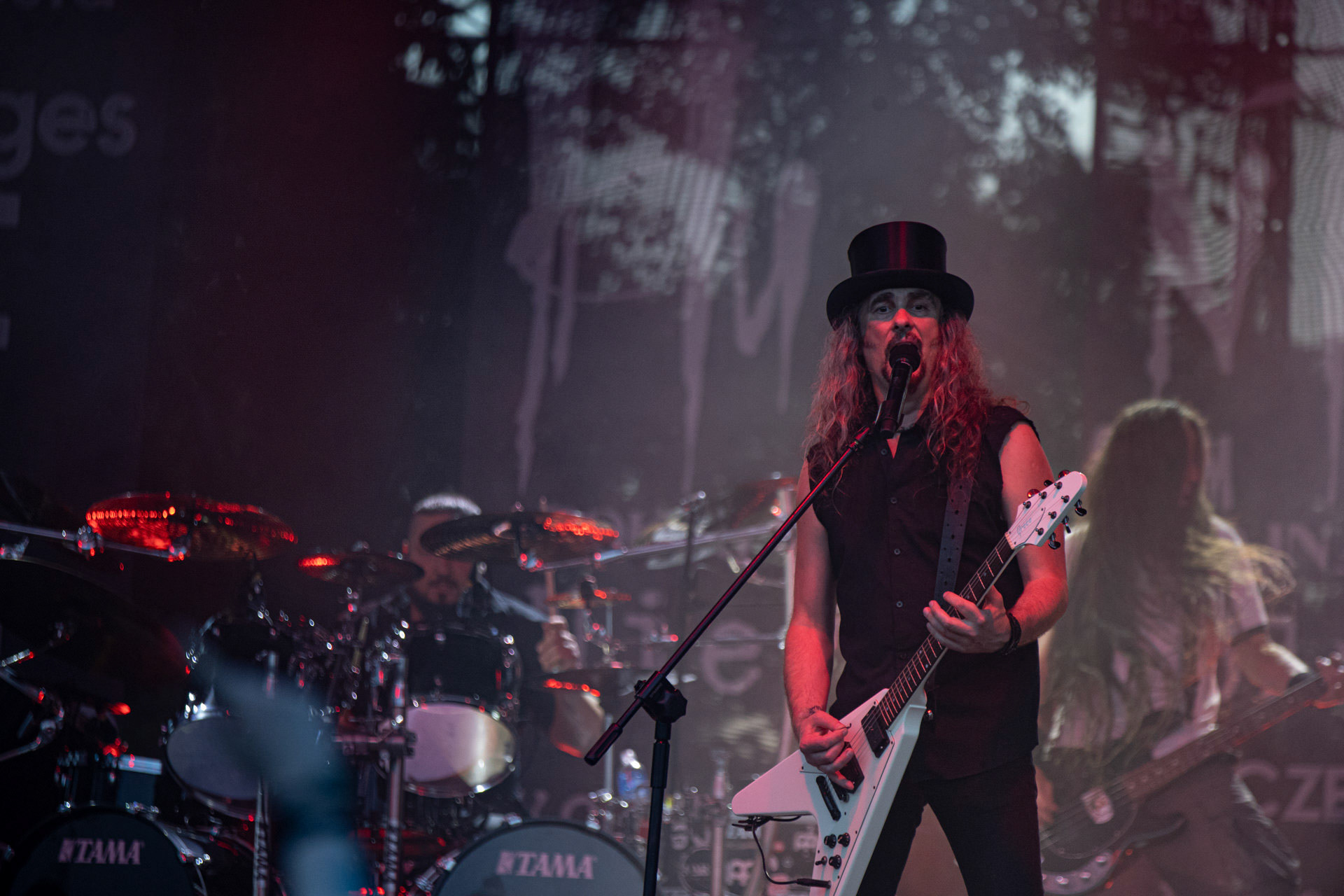 Hunter - postpandemoniczny koncert z okazji XXXV-lecia.Progresja - Gramy do Woli, Warszawa.Paweł „Drak” Grzegorczyk – wokal, gitara,Letnia Scena Progresji.fot. Andrzej Wasilkiewicz/Reporter