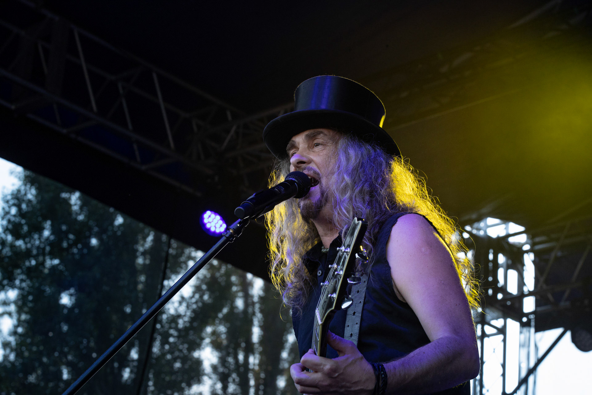 Hunter - postpandemoniczny koncert z okazji XXXV-lecia.Progresja - Gramy do Woli, Warszawa.Paweł „Drak” Grzegorczyk – wokal, gitara,Letnia Scena Progresji.fot. Andrzej Wasilkiewicz/Reporter