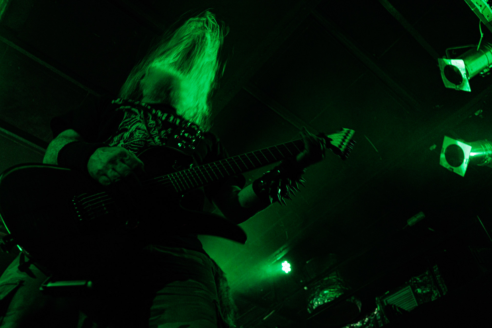 21.10.2022 - 𝗜𝗡𝗖𝗔𝗡𝗧𝗔𝗧𝗜𝗢𝗡 - amerykanski death metal w warszawskiej Proximie.Morderczy death metal na maksymalnie niskim stroju, halasie i chaosie nigdy nie stracil na sile - niezaleznie czy mowimy o swietnej nowej plcie, czy o kultowych strzalach rzedu "Onward to Golgotha". Sklad dowodzony przez Johna McEntee nigdy nie pudluje - na zywo rowniez.John McEntee - gitara, wokal, Kyle Severn - perkusja Alex Bouks - gitara,Chuck Sherwood - gitara basowa,Death metal, Black metal, Metal, Death-doom, Produkcja Knock Out Productions,fot. Andrzej Wasilkiewicz/Reporter