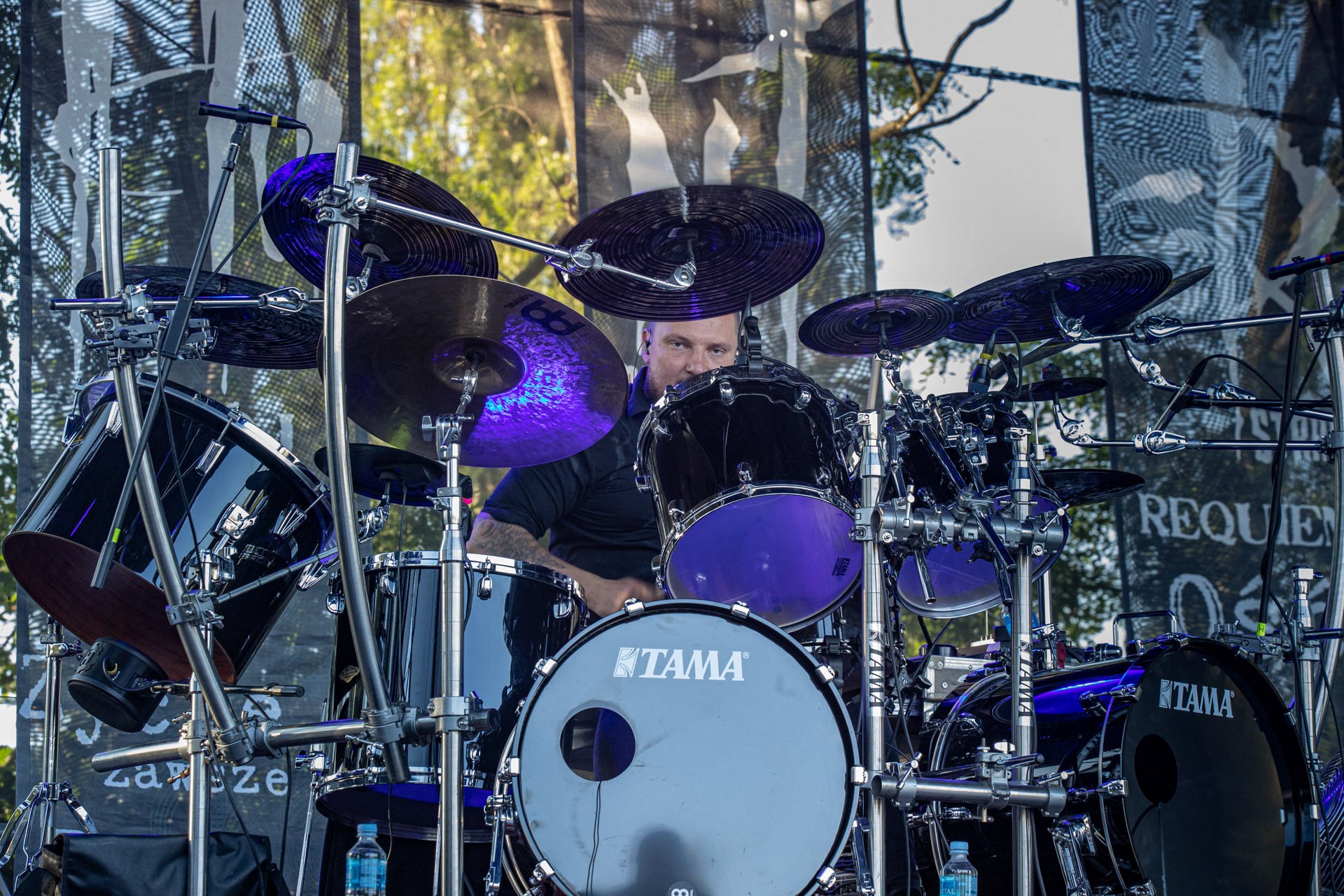 Hunter - postpandemoniczny koncert z okazji XXXV-lecia.Progresja - Gramy do Woli, Warszawa.Dariusz „Daray” Brzozowski – perkusja, Letnia Scena Progresji.fot. Andrzej Wasilkiewicz/Reporter