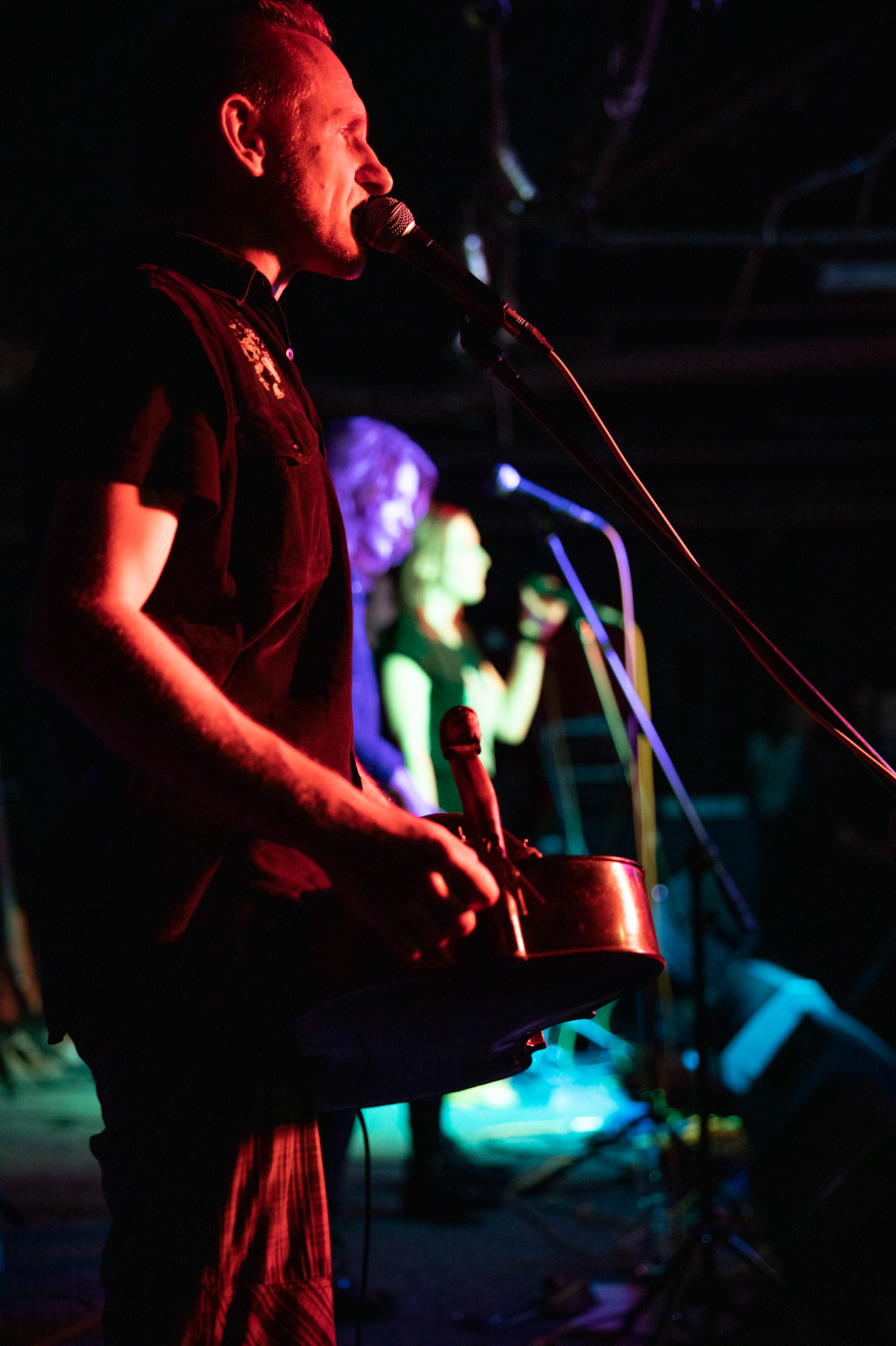 Żywiołak - biometal, folk, ethno sound,
Robert Jaworski - fidel renesansowa, wokal, lira korbowa,
Kamil Strzyżewski - gitara basowa, lutnia,
Wiktoria Kwiatkowska - śpiew, 
Zuza Ciszewska - śpiew, skrzypce,
Michał Lange - perkusja,
Szyszka Leśna - skrzypce ,wokal wspomagający,
Warszawa, klub Potok Drugi Dom Ludzi Rocka,
fot. Andrzej kaziq Wasilkiewicz