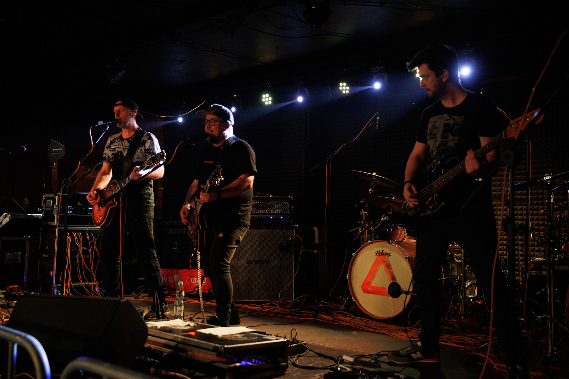 12.11.2021 koncert Holyguns Warszawa klub Remontsupport Lipali. Polski rock.fot. Andrzej Wasilkiewicz/REPORTER