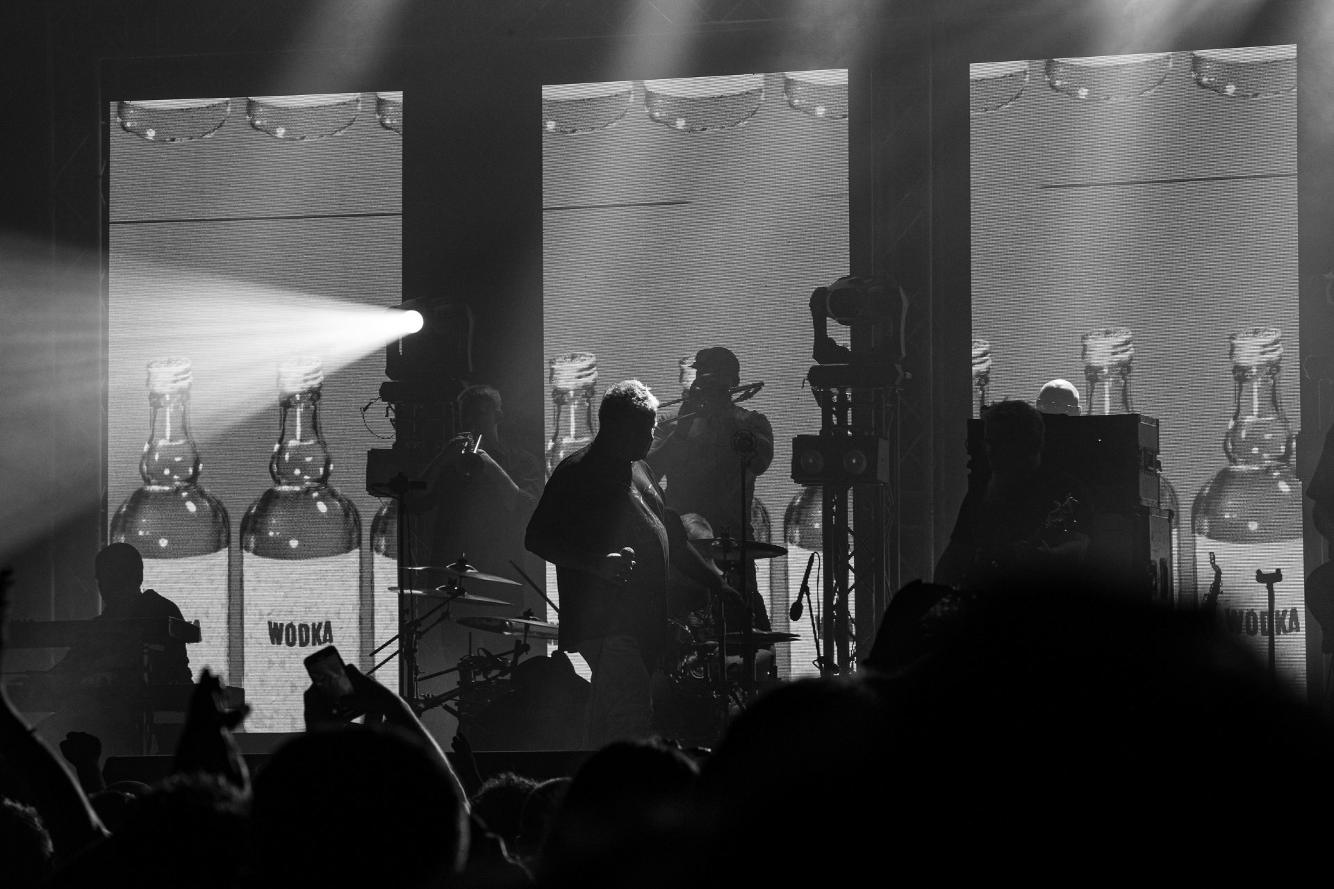 KULT - koncert Pomaranczowa Trasa 2021 - Warszawa Stodoła. 29 pazdziernika 2021. Kazik Staszewski wokal,Wojciech Jablonski gitara,Piotr Morawiec gitara,Ireneusz Werenski bas,Tomasz Goehs perkusja,Konrad Wantrych klawisze,Janusz Zdunek trabka,Mariusz Godzina saksofony,Jarosław Wazny puzon,Rock, rock progresywny, rock alternatywny, punk, nowa fala, polski rock.fot. Andrzej kaziq Wasilkiewicz/Reporter