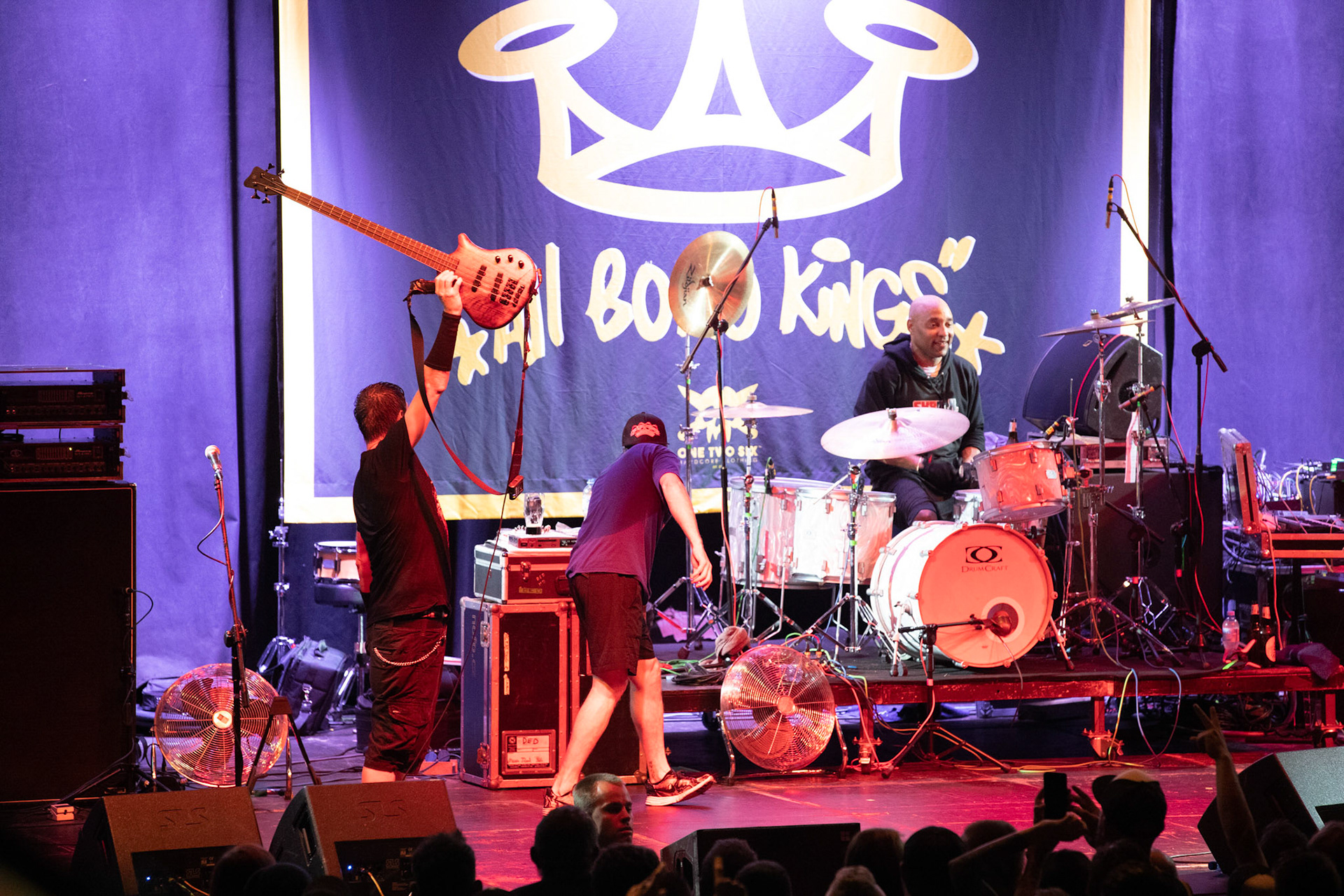 Dog Eat Dog - USA - hardcore, punkrock, rap, metal, hip hop,reggae, soul, funk,
Dave Neabore (bass), 
John Connor (vocals), 
Brandon Finley (drums) 
Roger Hämmerli (guitar)
Bozez (sax & beer)
koncert w Warszawskiej Progresji w ramach trasy 25 lat All Boro Kings zespołu Dog Eat Dog.
fot. Andrzej Wasilkiewicz/Reporter