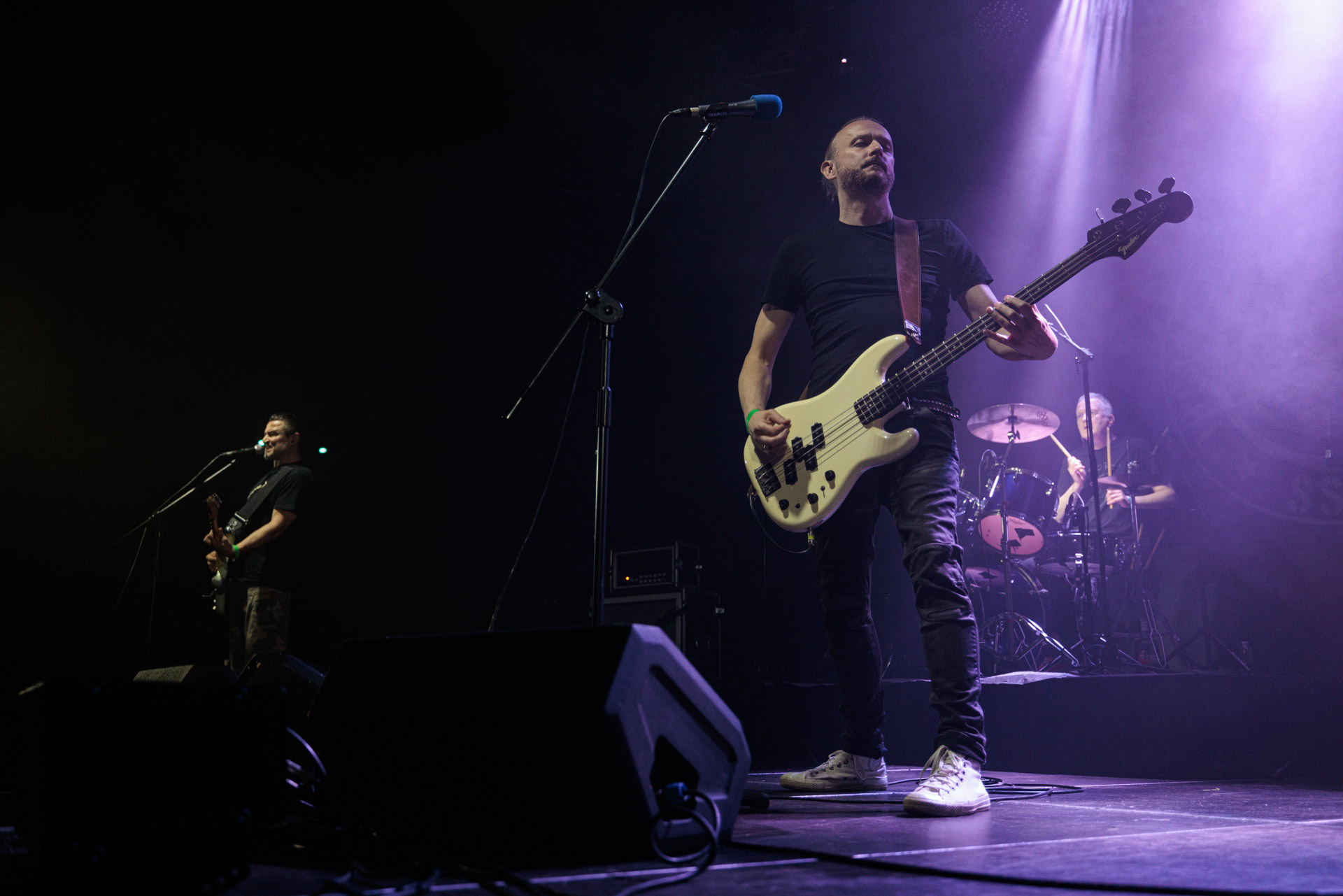 16.11.2021 Dezerter - 40 lecie,koncert Warszawa Palladium. N/z Robert Robal Matera gitara, N/z Krzysiek Grabowski perkusja,N/zJacek Chrzanowski bass, Dezerter, SS20, Punk, Punkrock, hardcore, rock.fot. Andrzej Wasilkiewicz/REPORTER