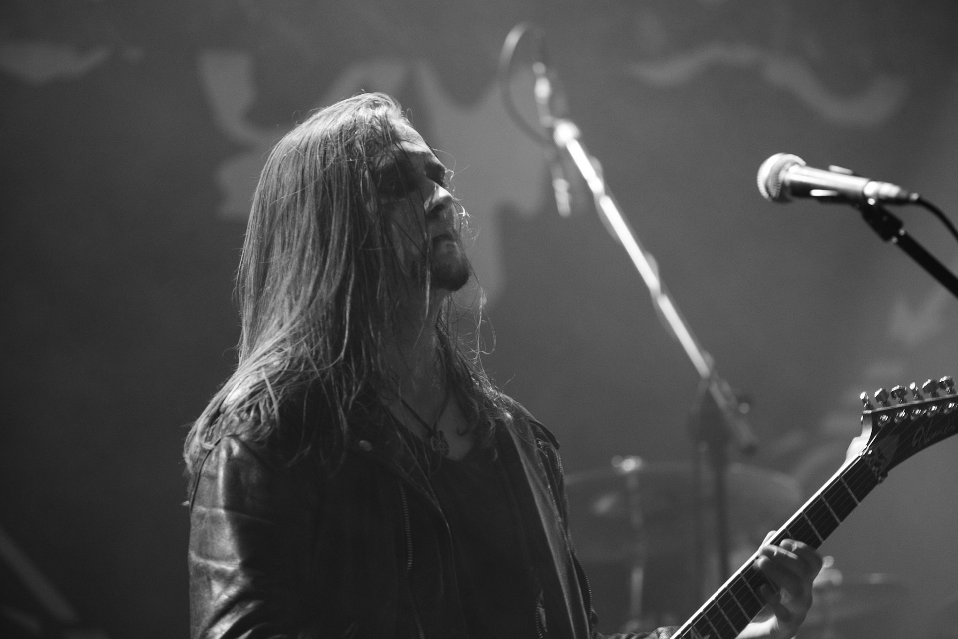 Deus Mortem - Polska, wrocławska grupa black metalowa powstała z inicjatywy gitarzysty i wokalisty Marka "Necrosodoma" Lechowskiego, warszawski koncert w Progresji odbył się w ramach europejskiej trasy koncertowej Mgły organizowany przez Left Hand Sounds, metal, blackmetal,  Andrzej Wasilkiewicz/Reporter