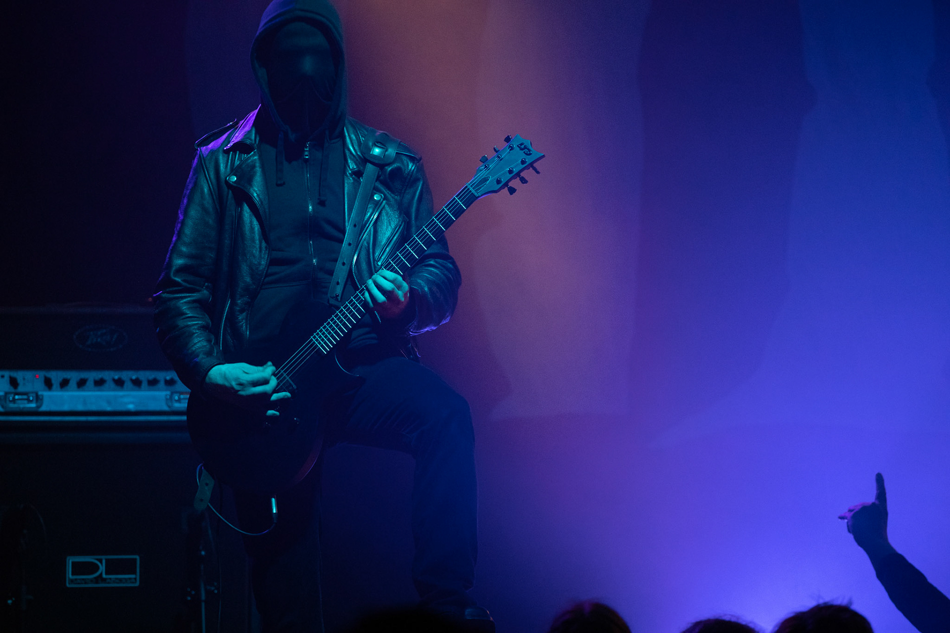 Mgła – polska grupa black metalowa powstała w Krakowie, pod przewodnictwem wokalisty i gitarzysty Mikołaja „M.” Żentary, warszawski koncert w Progresji odbył się w ramach europejskiej trasy koncertowej Mgły, organizowany przez Left Hand Sounds, metal, blackmetal,  Andrzej Wasilkiewicz/Reporter