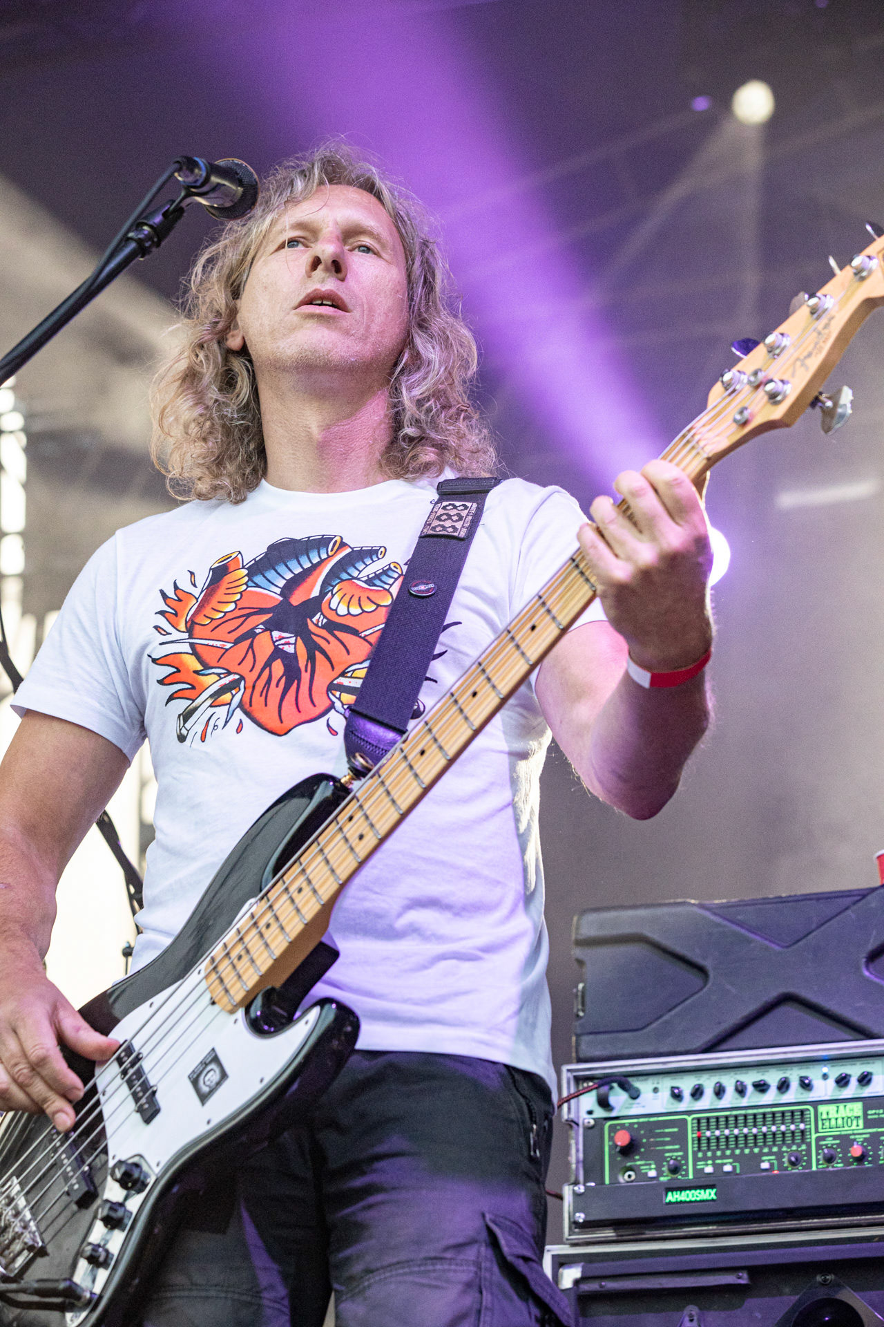 Koncert Luxtorpeda 10 urodziny. Warszawa Progresja.Gramy do Woli.n/z.Krzysztof „Kmieta” Kmiecik – gitara basowaFot. Andrzej kaziq Wasilkiewicz/Reporter