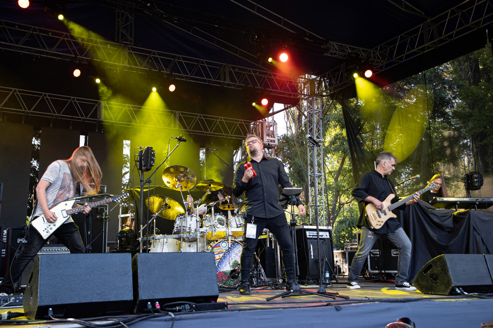 21.08.2021 koncert Collage w Warszawie,Letnia scena Progresji, Gramy do Woli.n/z Wojciech Szadkowski – perkusjan/z Krzysztof Palczewski – instrumenty klawiszowe, n/z Piotr „Mintay” Witkowski – bass,n/z Michal Kirmuc – gitara,n/z Bartosz Kossowicz - wokal, Fot. Andrzej Wasilkiewicz/Reporter